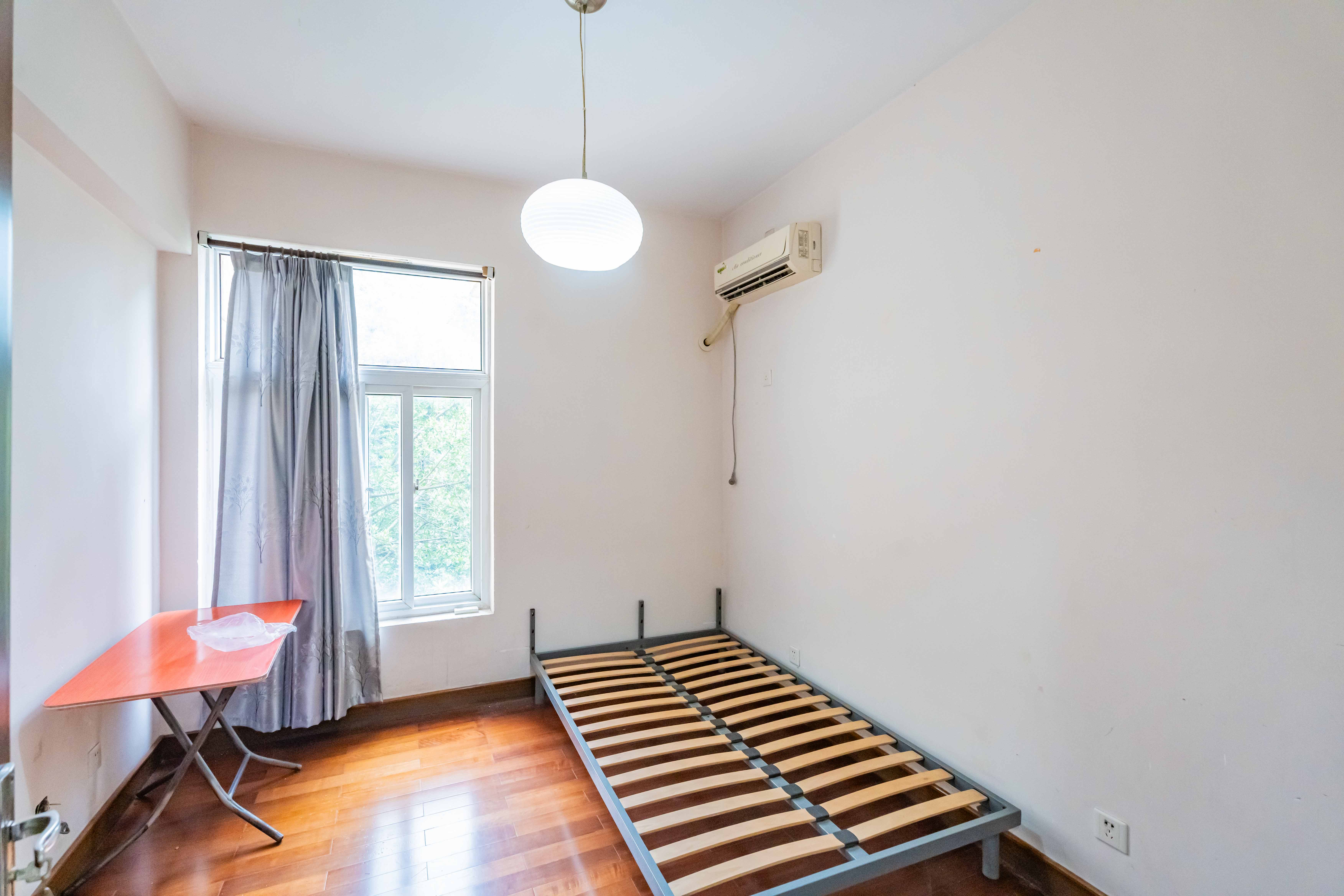 圣爵菲斯  3室2厅1卫    99.8万 圣爵菲斯  3室2厅1卫    99.8万卧室