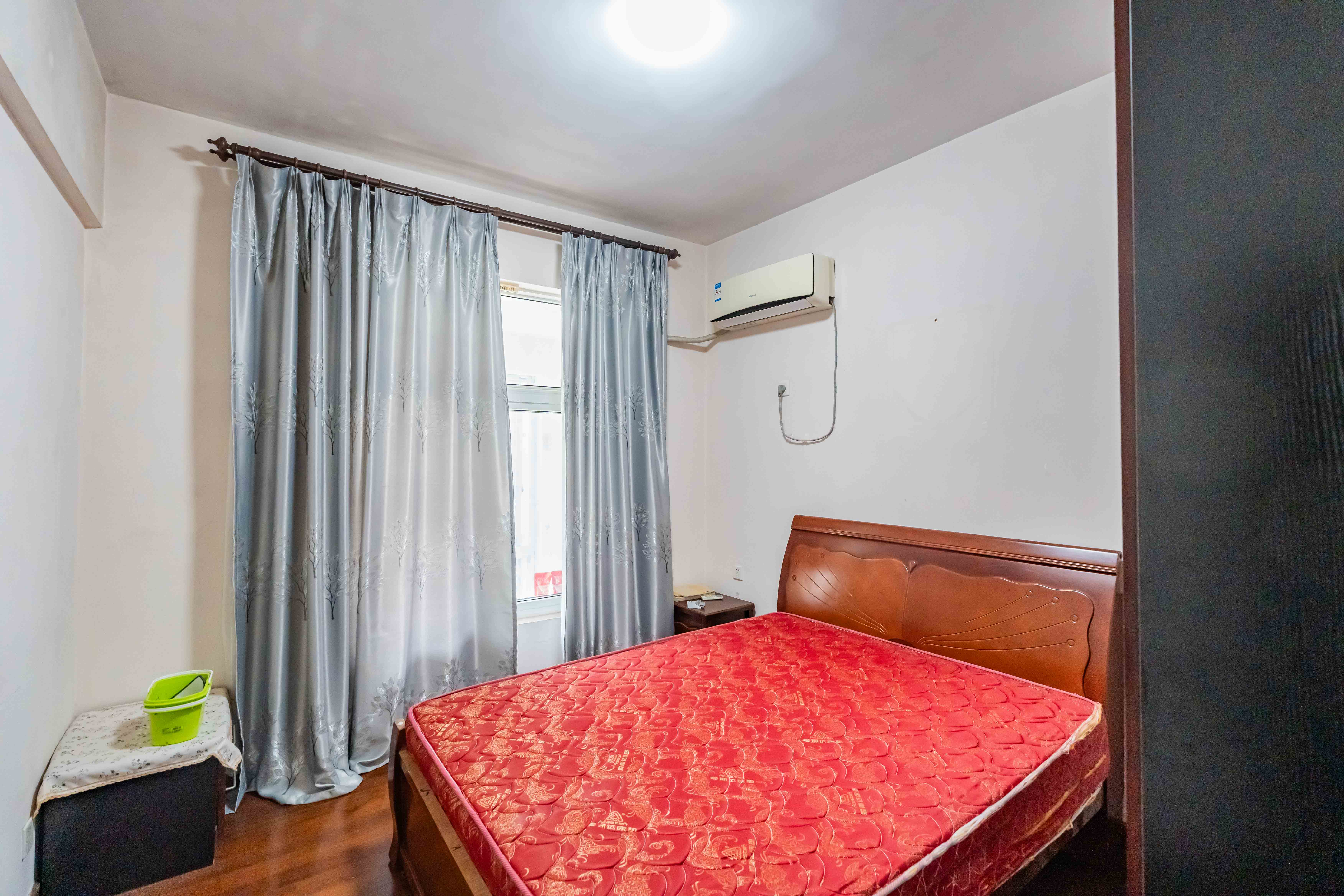 圣爵菲斯  3室2厅1卫    99.8万 圣爵菲斯  3室2厅1卫    99.8万卧室