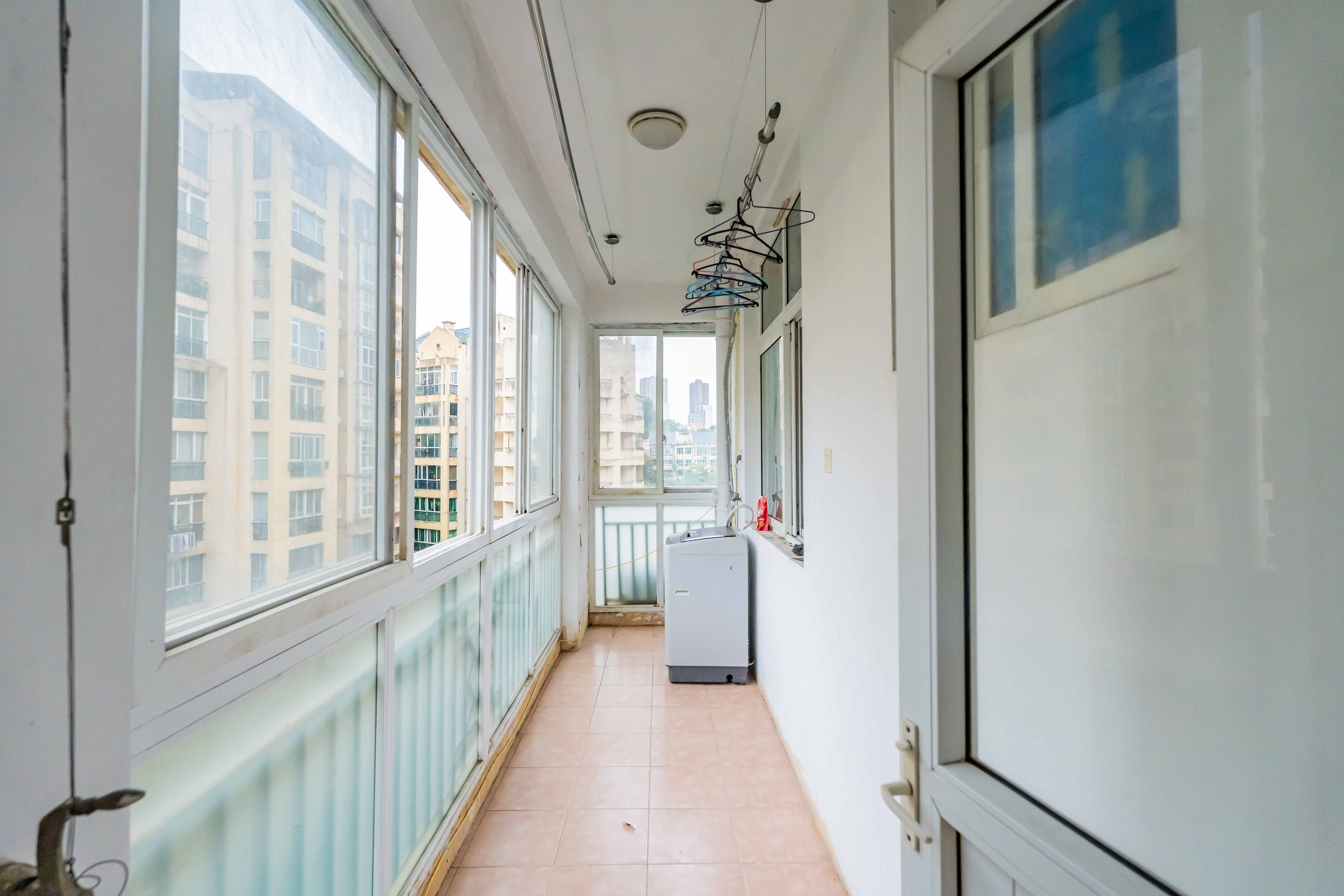 圣爵菲斯  3室2厅1卫    99.8万 圣爵菲斯  3室2厅1卫    99.8万阳台