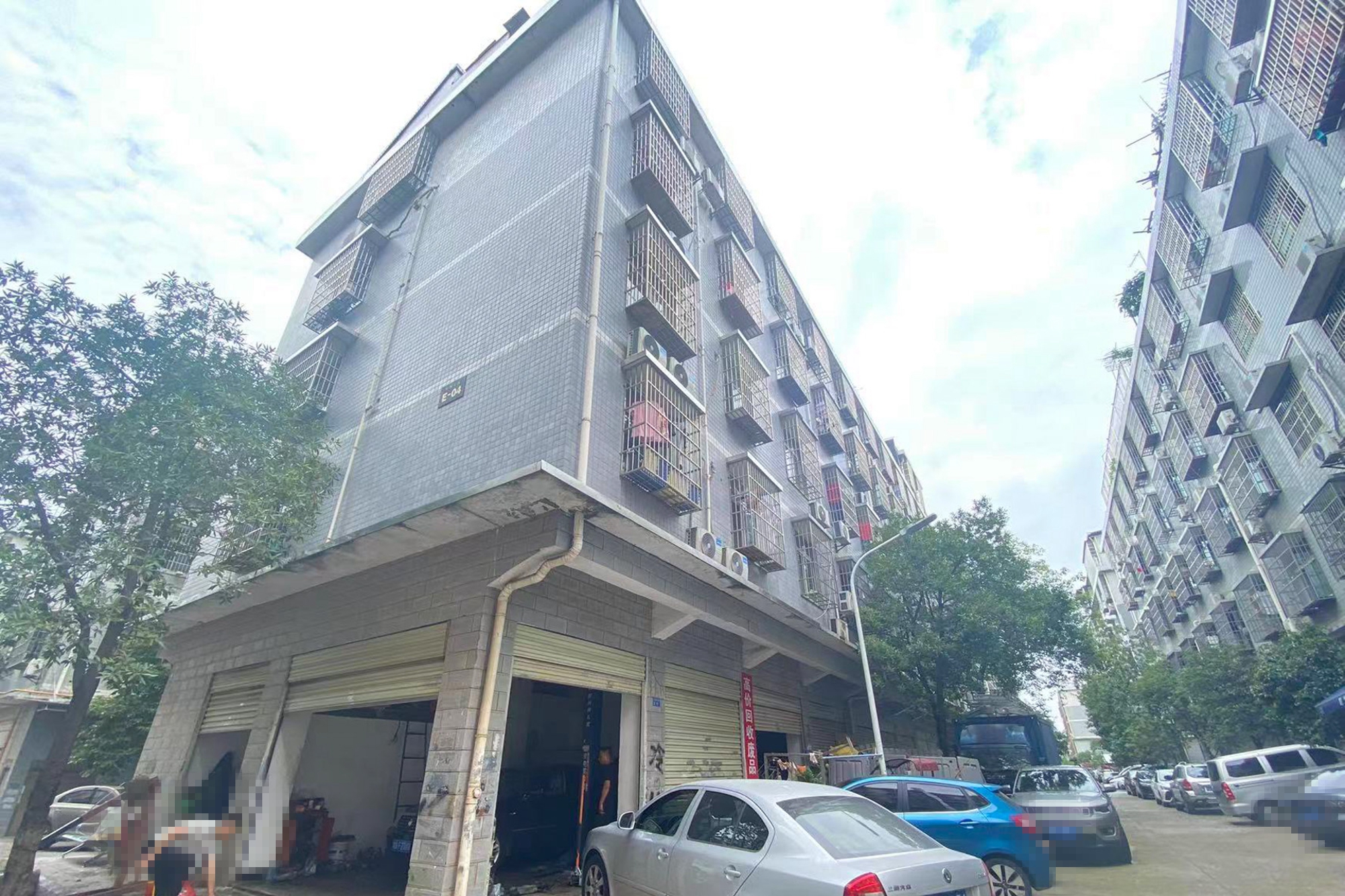 松雅安置小区 4室2厅2卫 88.0万 松雅安置小区 4室2厅2卫 88.0万其他