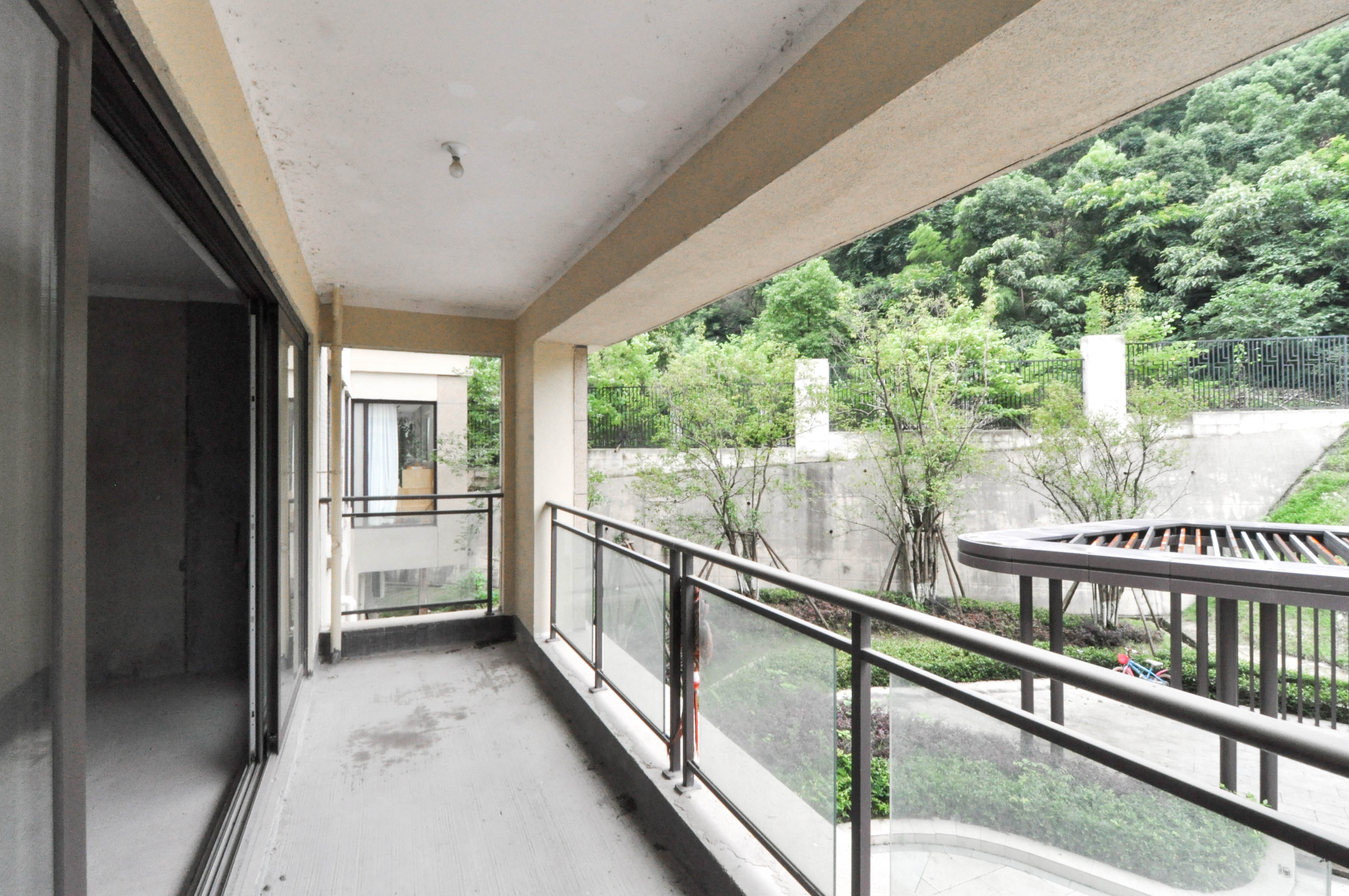 梅溪正荣府  4室2厅3卫   350.00万其他