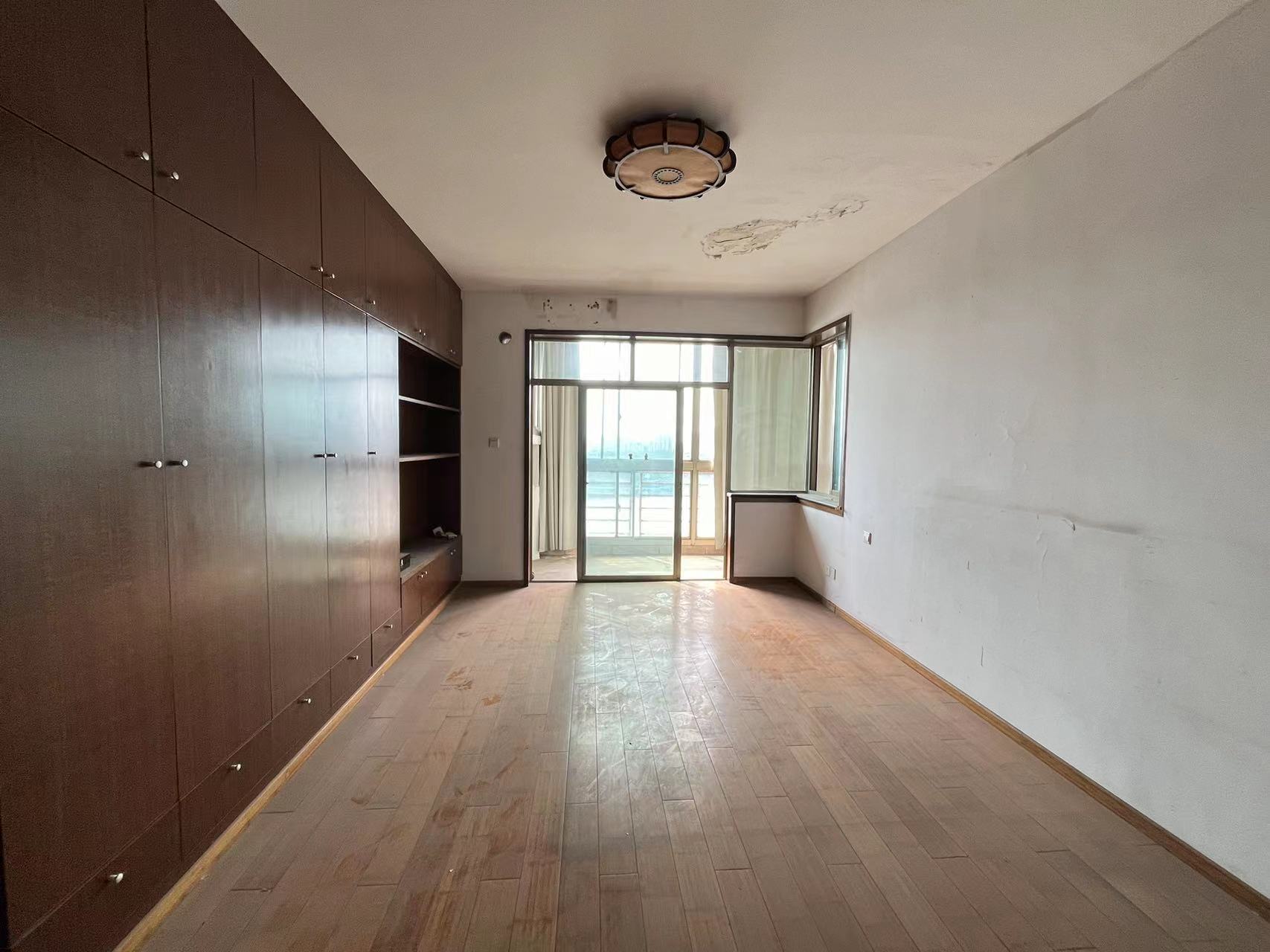 蓝盾景园一期  3室2厅2卫    95.0万 蓝盾景园一期  3室2厅2卫    95.0万室内图