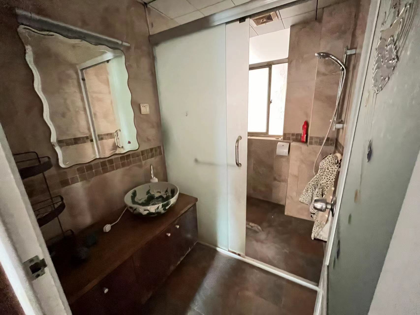 蓝盾景园一期  3室2厅2卫    95.0万 蓝盾景园一期  3室2厅2卫    95.0万室内图