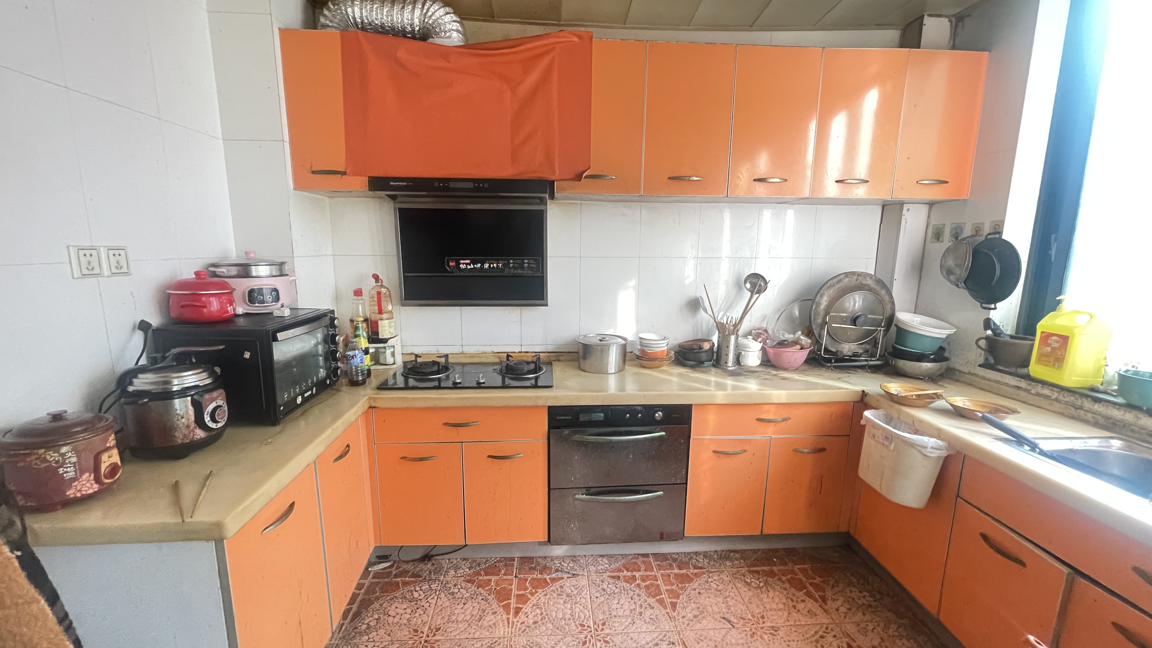 山水国际 4室2厅2卫 80.8万 山水国际 4室2厅2卫 80.8万室内图