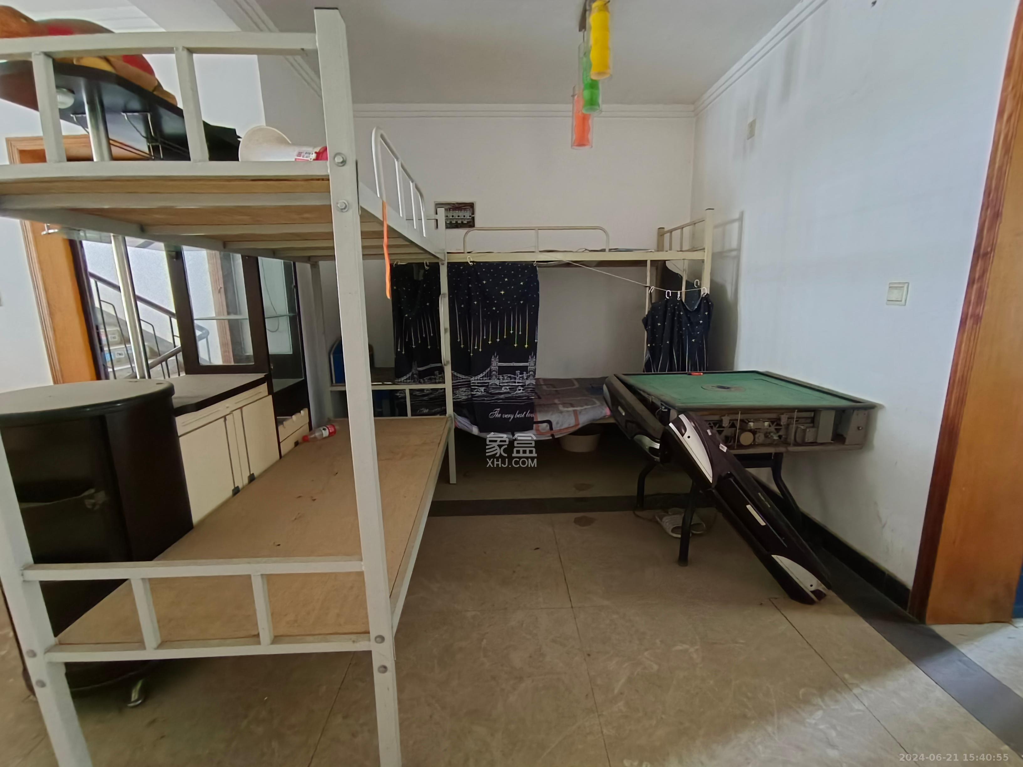 新桥小区  3室2厅1卫   1800.00元/月室内图