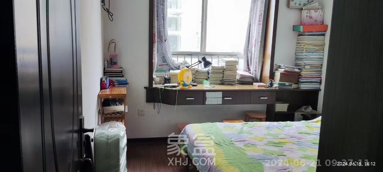 东方新世界  2室1厅1卫   2400.00元/月室内图