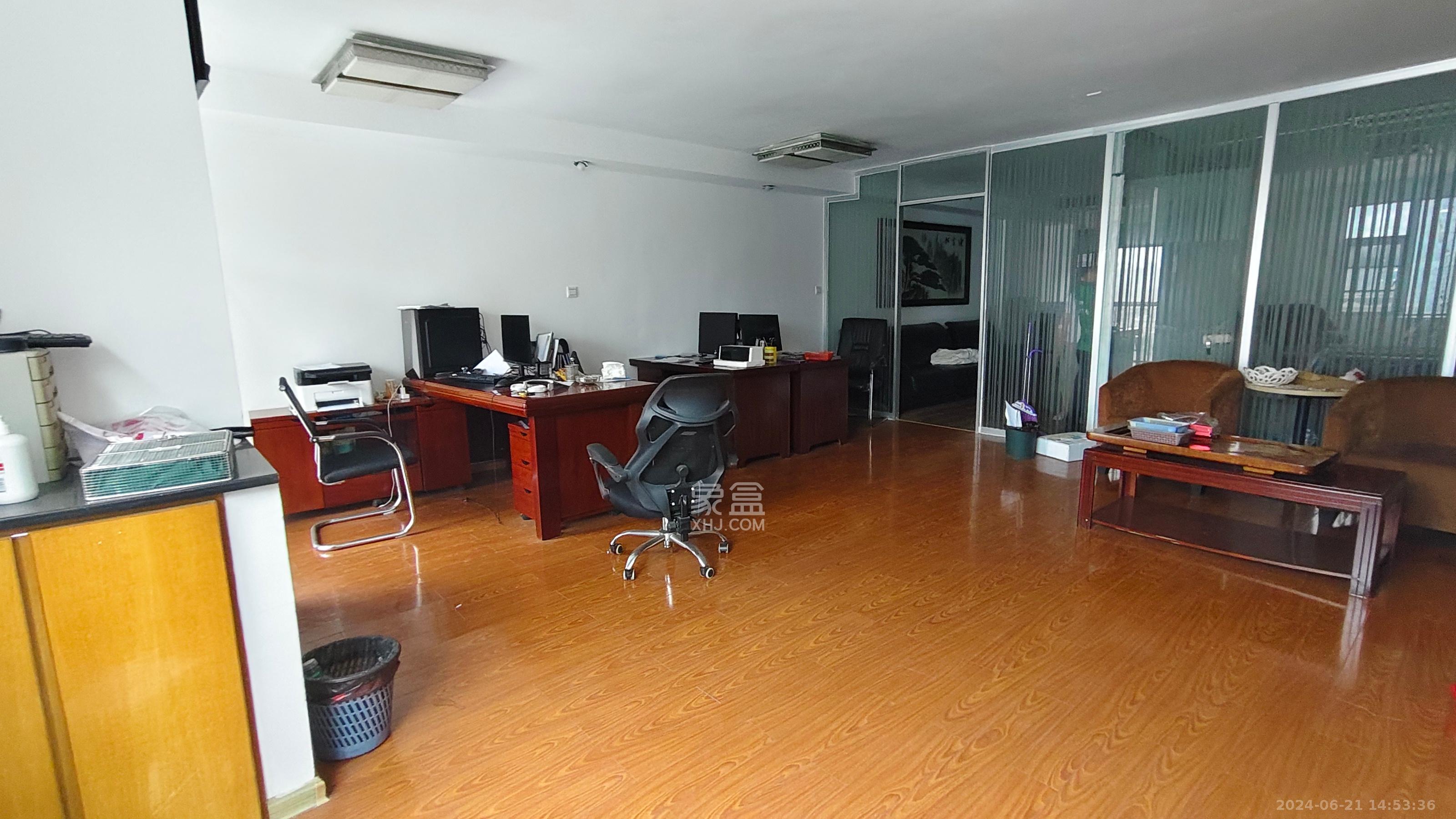 新时代广场 3室1厅1卫 3200.00元/月 新时代广场 3室1厅1卫 3200.00元/月室内图