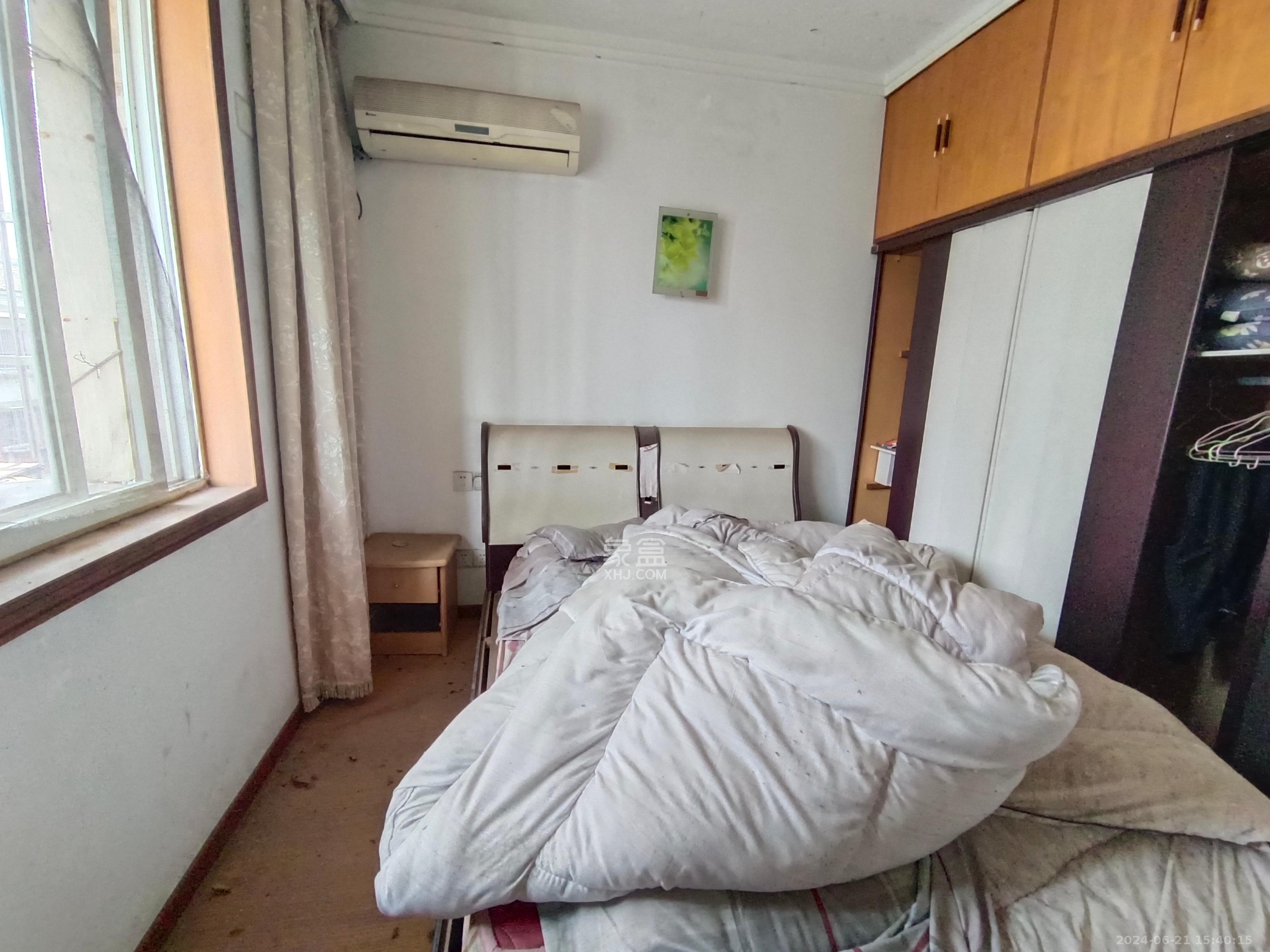 新桥小区  3室2厅1卫   1800.00元/月室内图