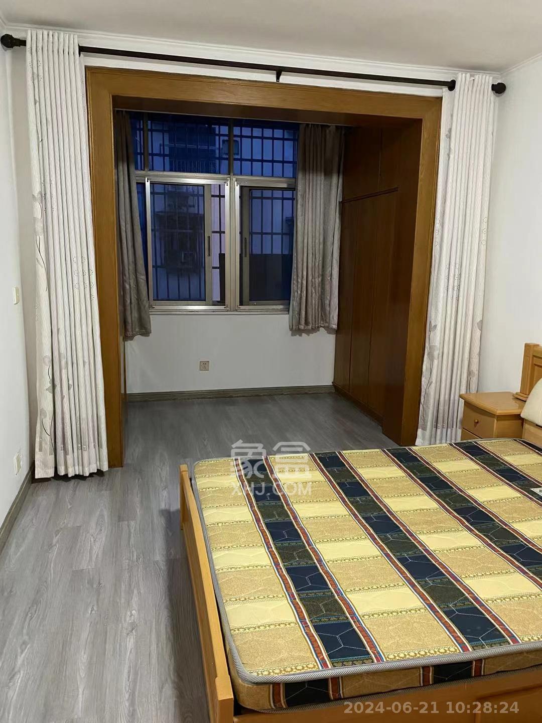 劳动服务宿舍  2室1厅1卫   2200.00元/月室内图