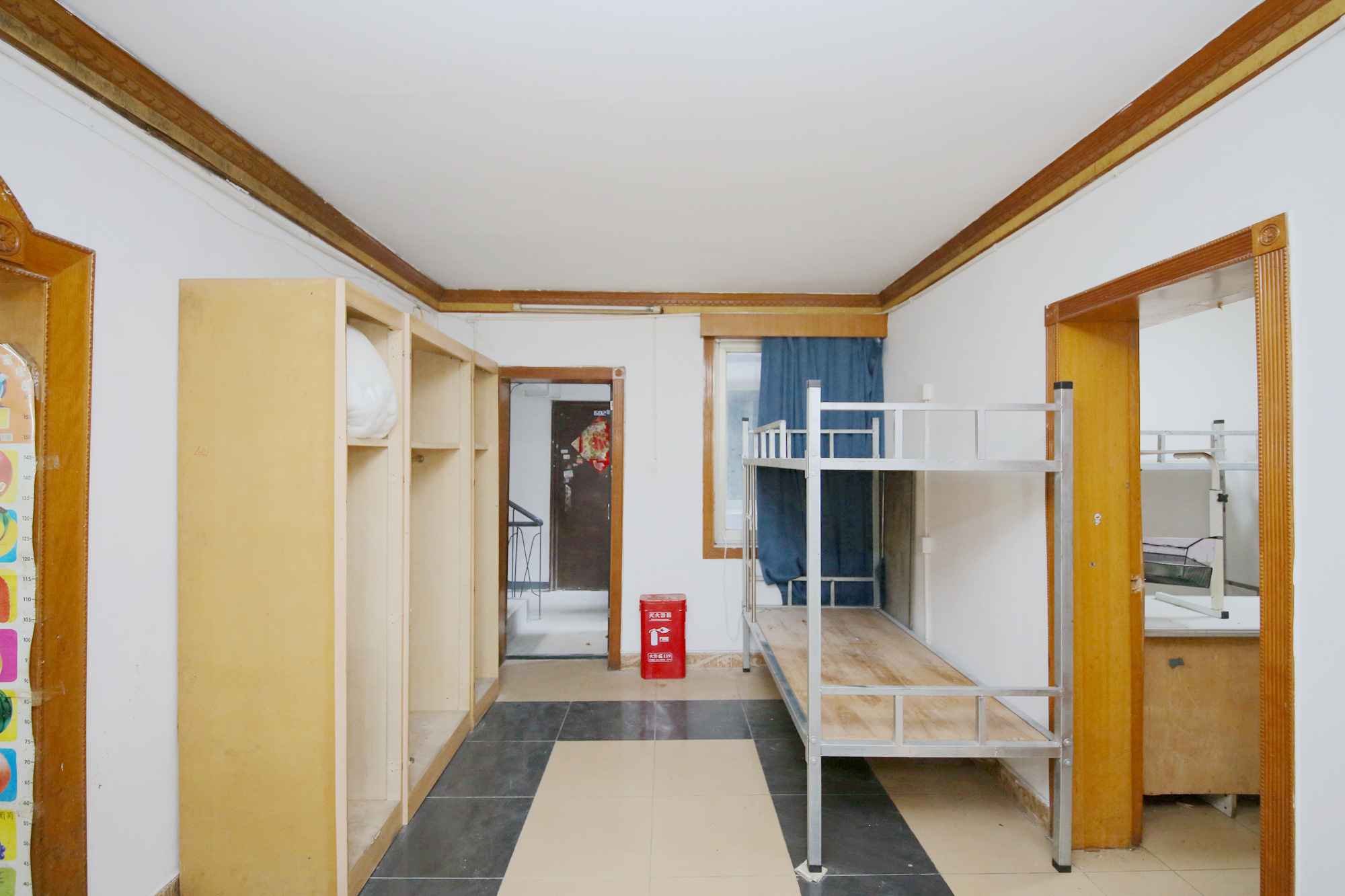 坡子街综合楼  2室1厅1卫   65.00万客厅