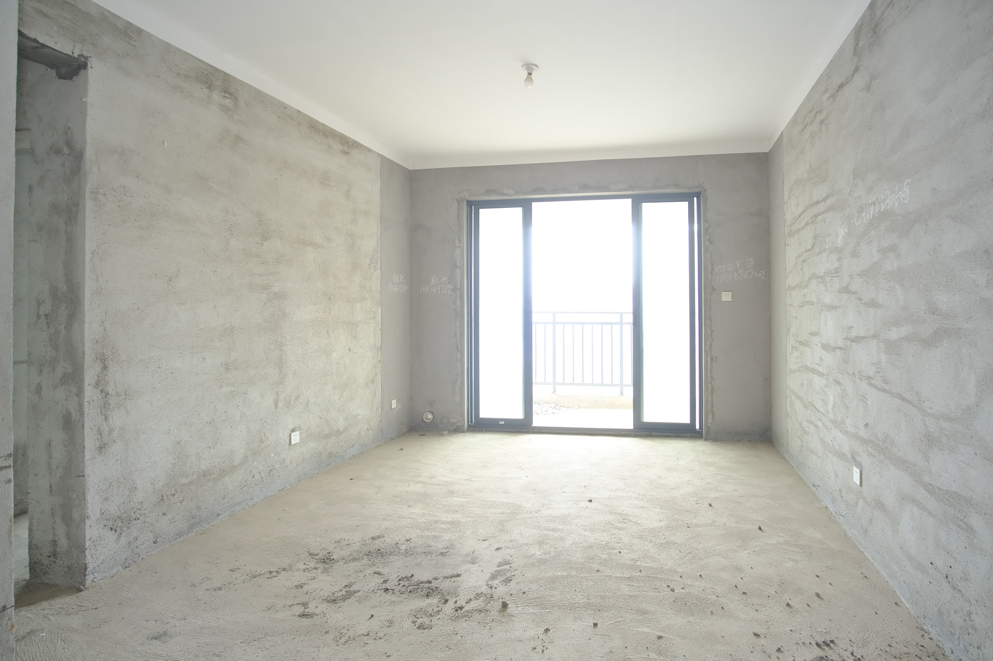 丰源国际 3室2厅1卫 68.5万 丰源国际 3室2厅1卫 68.5万客厅