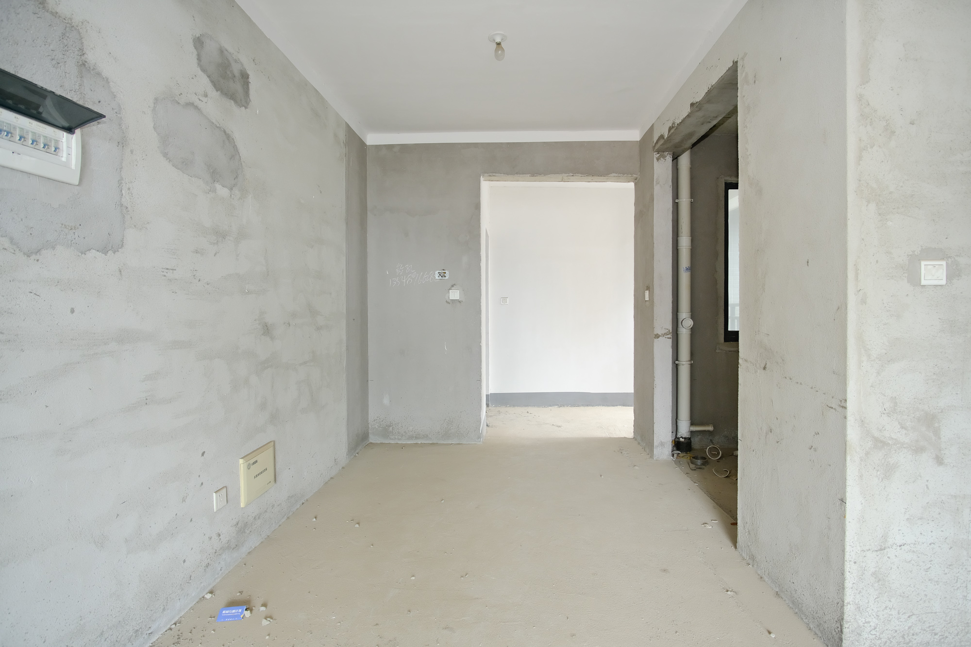 丰源国际 3室2厅1卫 68.5万 丰源国际 3室2厅1卫 68.5万客厅