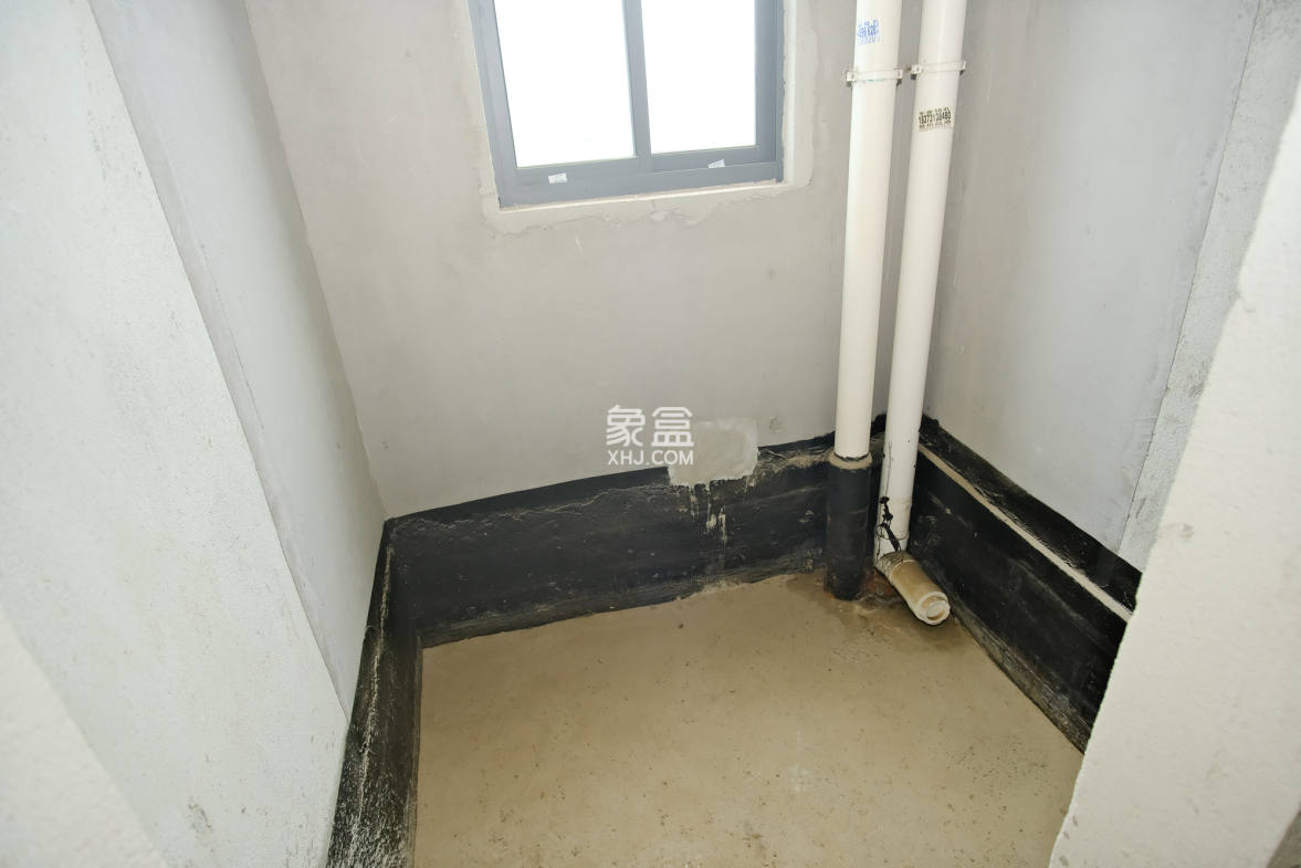 丰源国际 3室2厅1卫 68.5万 丰源国际 3室2厅1卫 68.5万卫生间