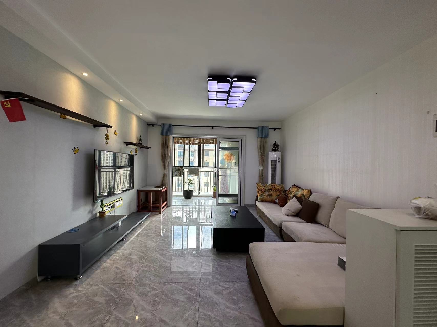 龙腾国际 4室2厅2卫 87.00万 龙腾国际 4室2厅2卫 87.00万室内图