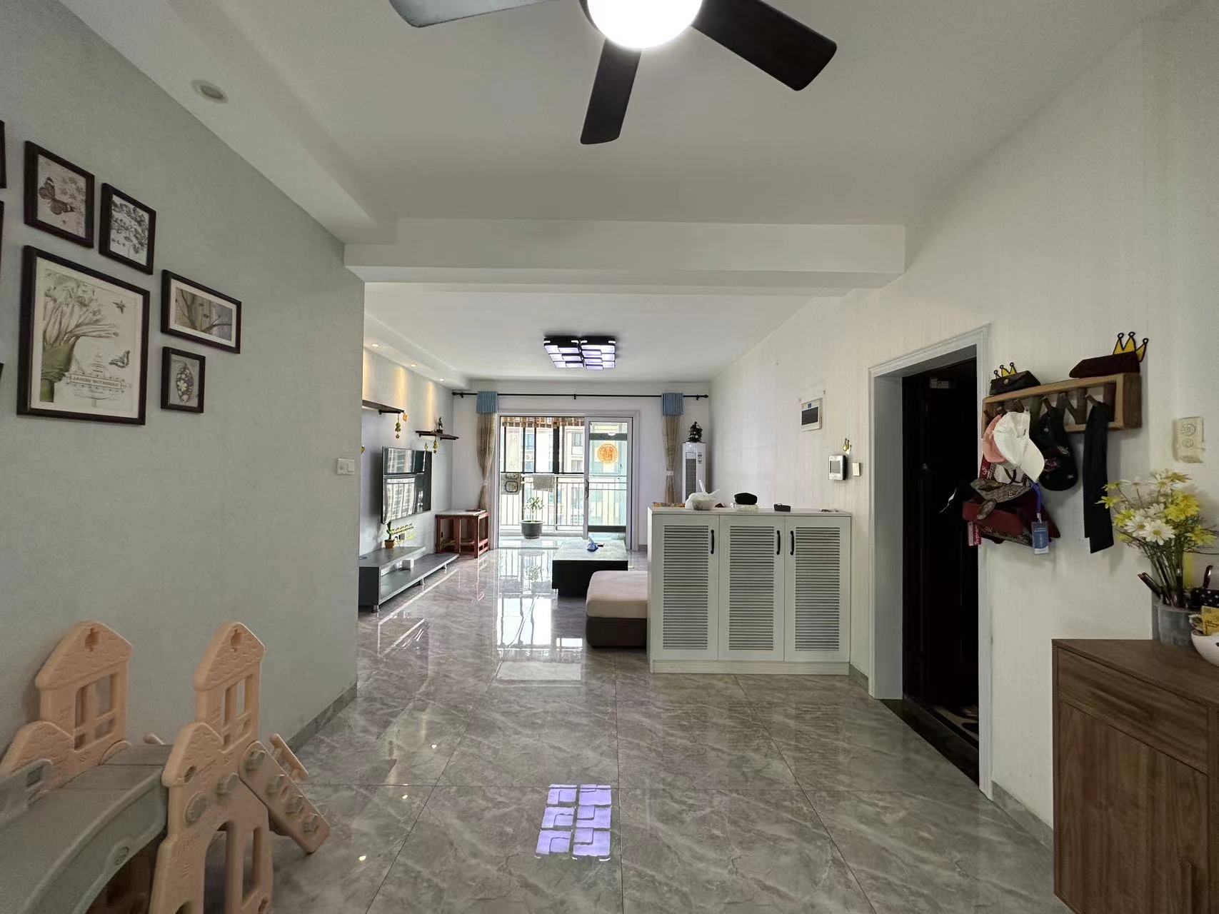 龙腾国际 4室2厅2卫 87.00万 龙腾国际 4室2厅2卫 87.00万室内图