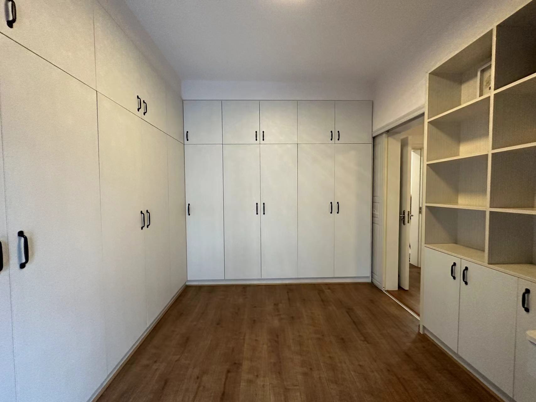 龙腾国际 4室2厅2卫 87.00万 龙腾国际 4室2厅2卫 87.00万室内图