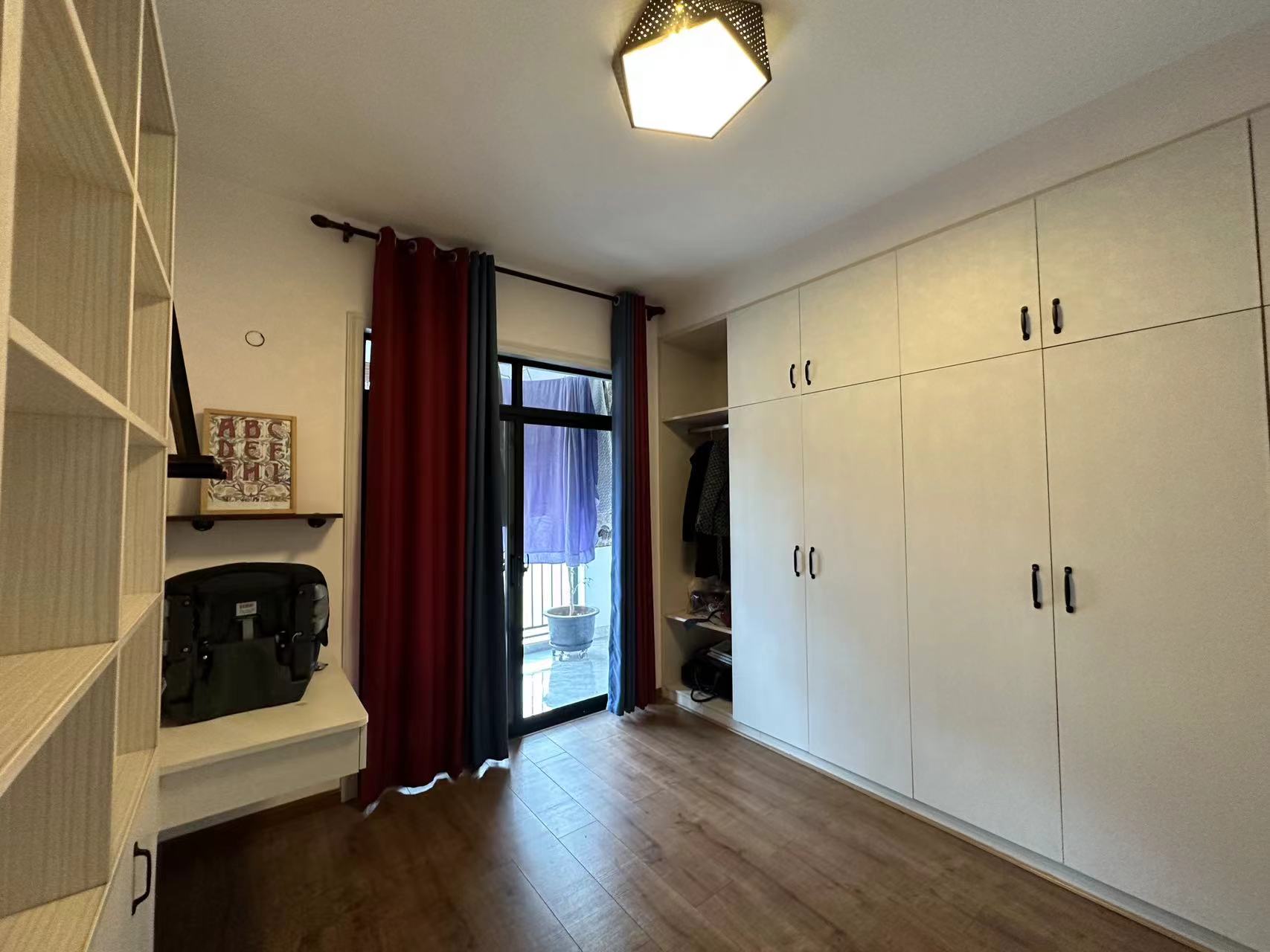 龙腾国际 4室2厅2卫 87.00万 龙腾国际 4室2厅2卫 87.00万室内图