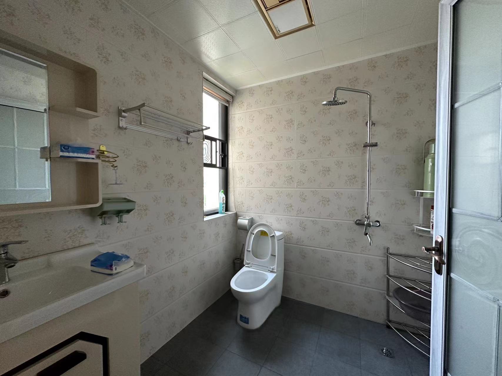 龙腾国际 4室2厅2卫 87.00万 龙腾国际 4室2厅2卫 87.00万室内图