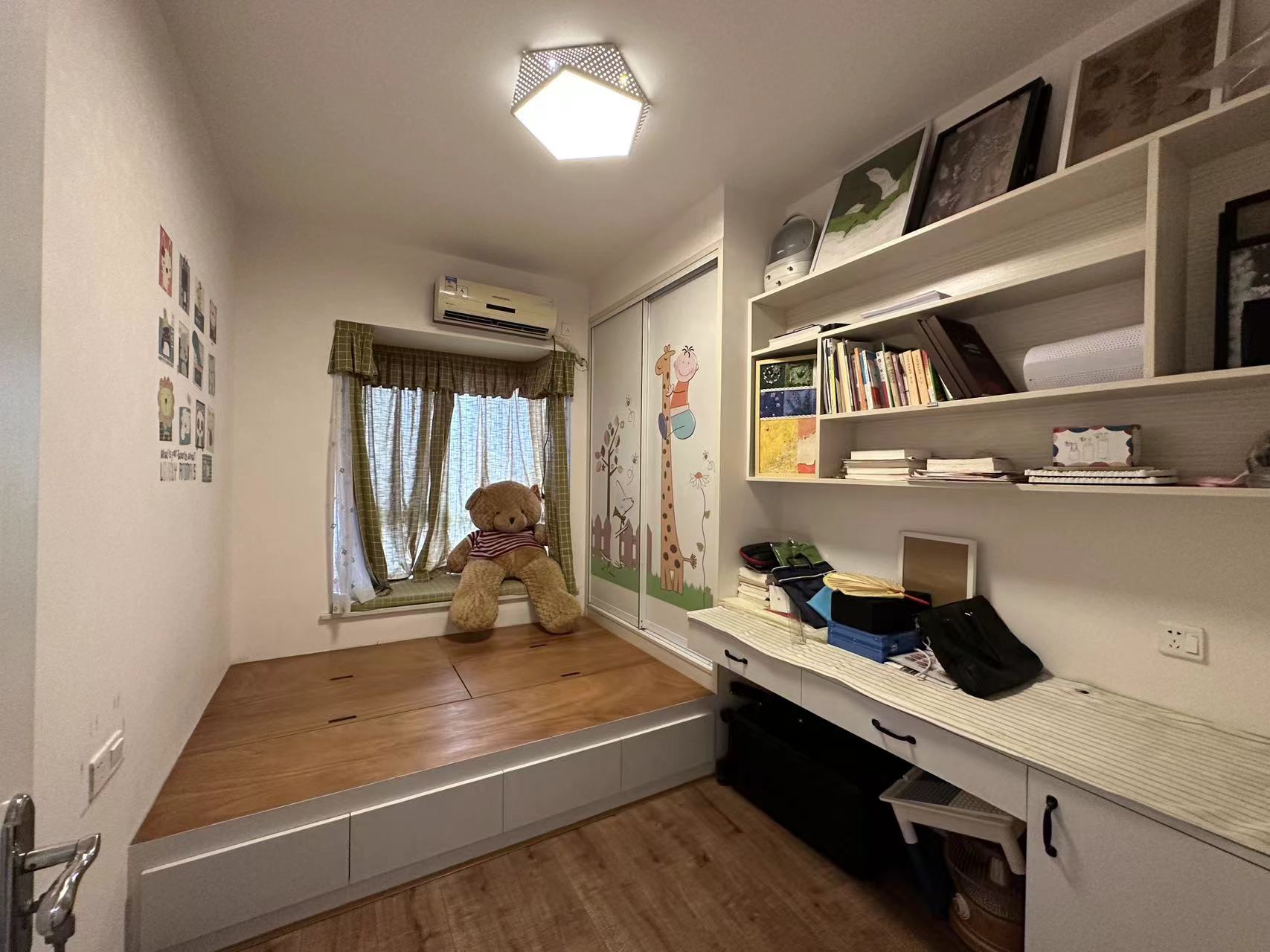 龙腾国际 4室2厅2卫 87.00万 龙腾国际 4室2厅2卫 87.00万室内图