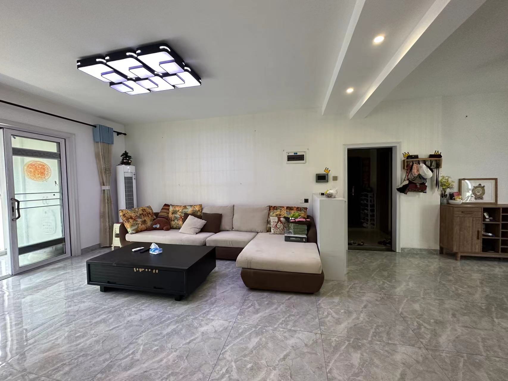 龙腾国际 4室2厅2卫 87.00万 龙腾国际 4室2厅2卫 87.00万室内图