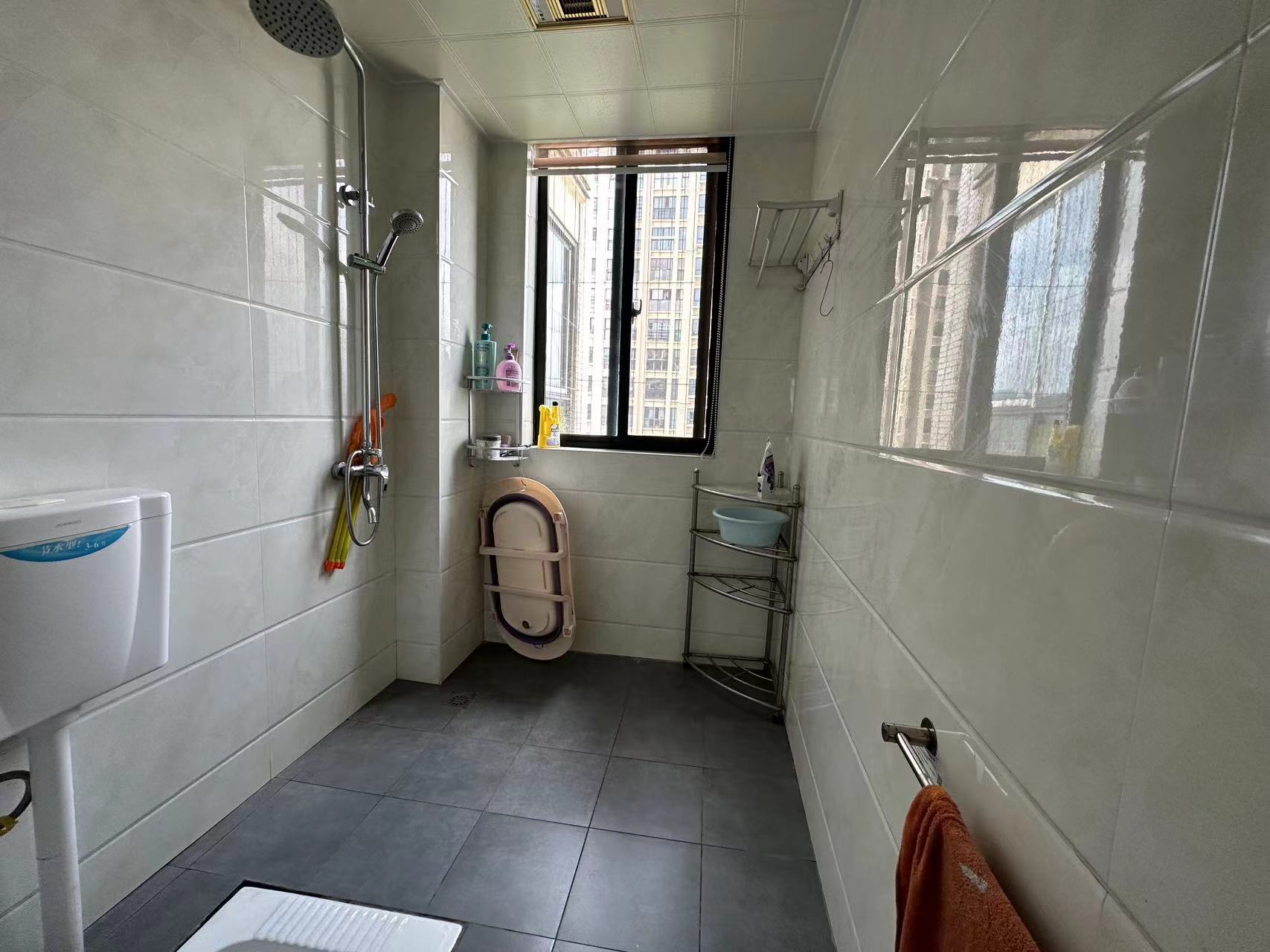 龙腾国际 4室2厅2卫 87.00万 龙腾国际 4室2厅2卫 87.00万室内图