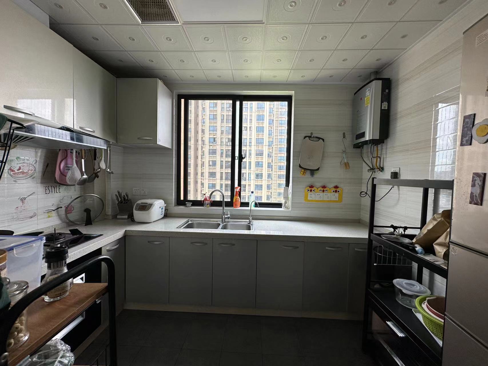 龙腾国际 4室2厅2卫 87.00万 龙腾国际 4室2厅2卫 87.00万室内图