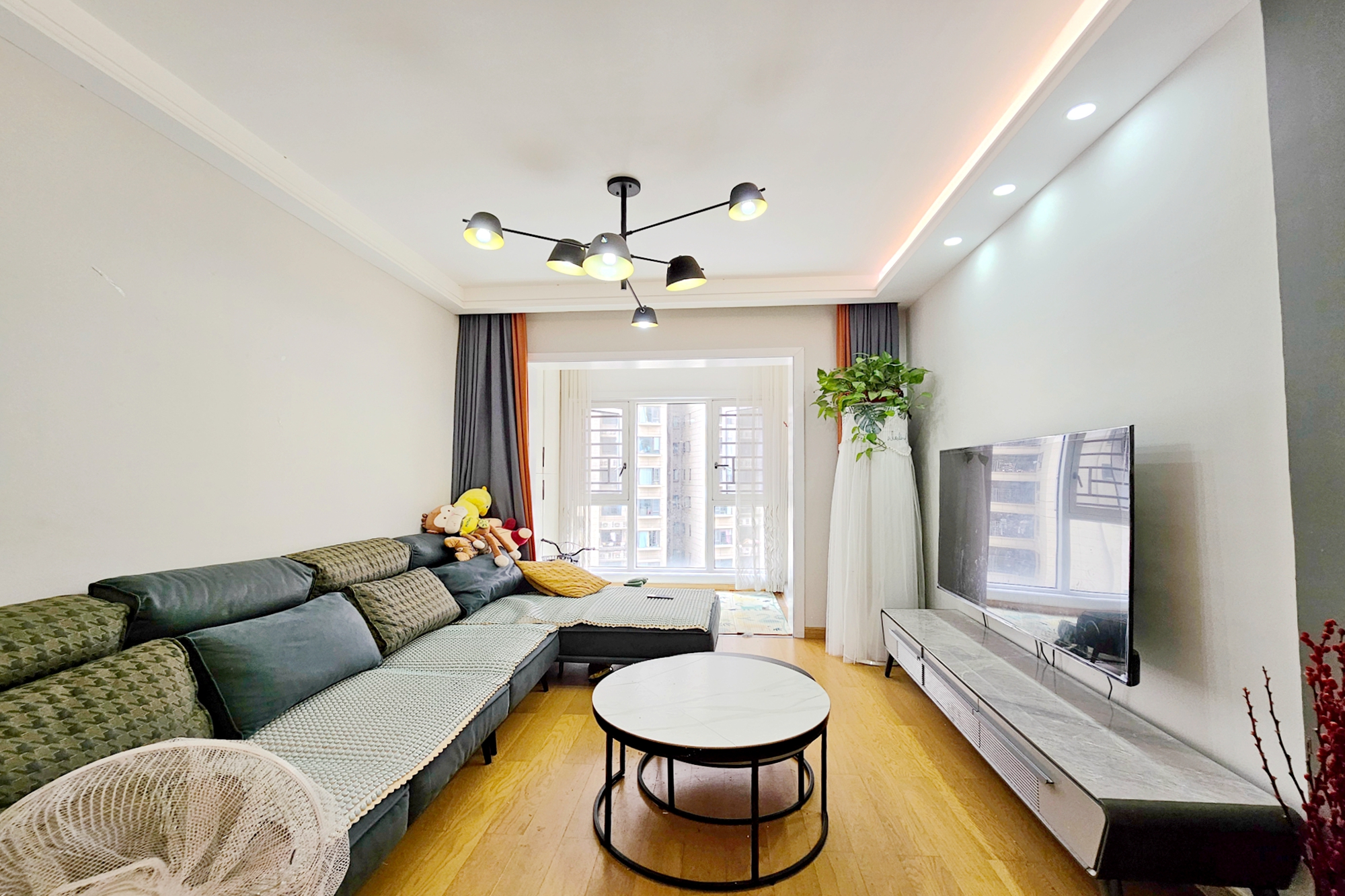 阳光城尚东湾青柠园  3室2厅2卫    103.8万客厅