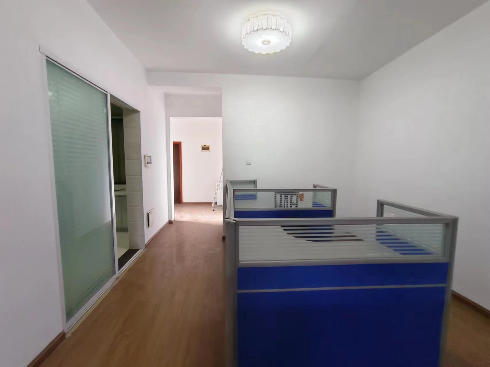 水岸春天 5室2厅2卫 90.0万 水岸春天 5室2厅2卫 90.0万室内图