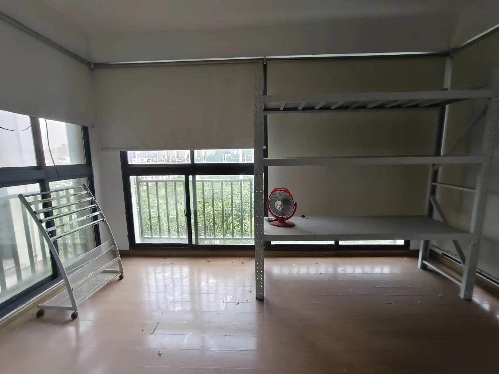 水岸春天 5室2厅2卫 90.0万 水岸春天 5室2厅2卫 90.0万室内图