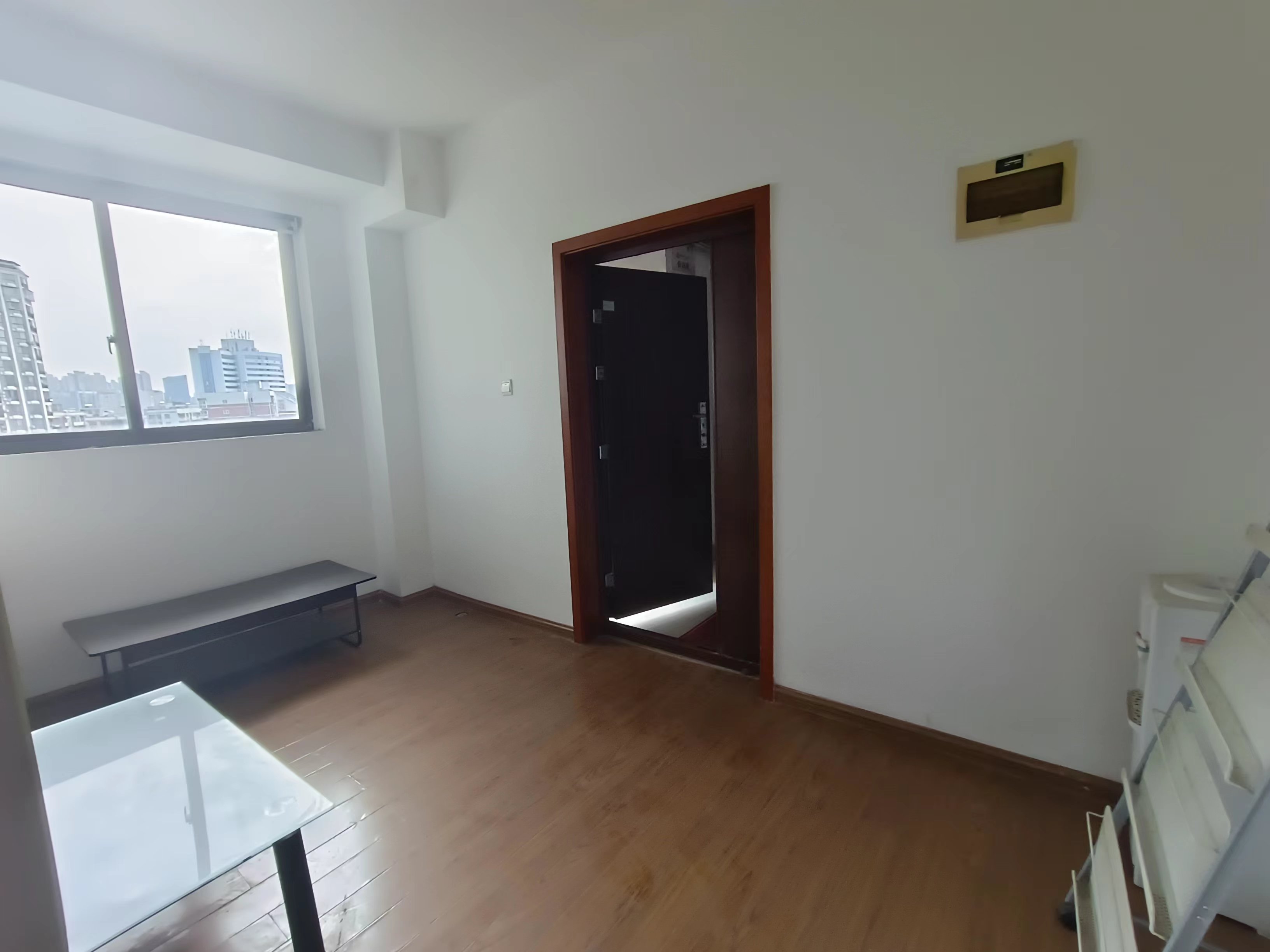 水岸春天 5室2厅2卫 90.0万 水岸春天 5室2厅2卫 90.0万室内图