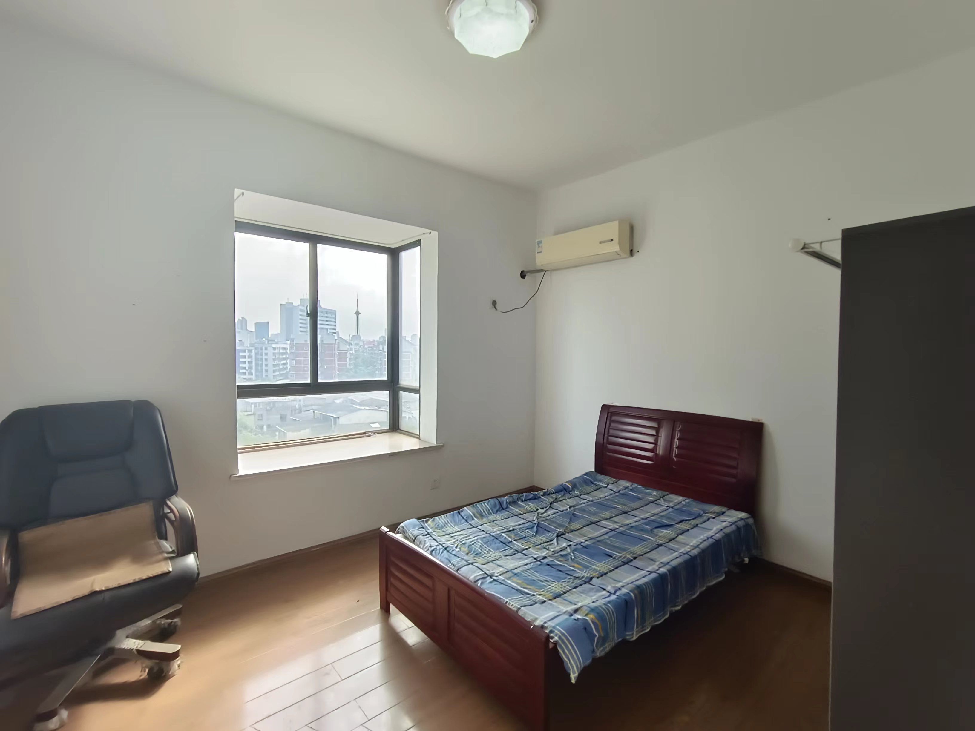 水岸春天 5室2厅2卫 90.0万 水岸春天 5室2厅2卫 90.0万室内图