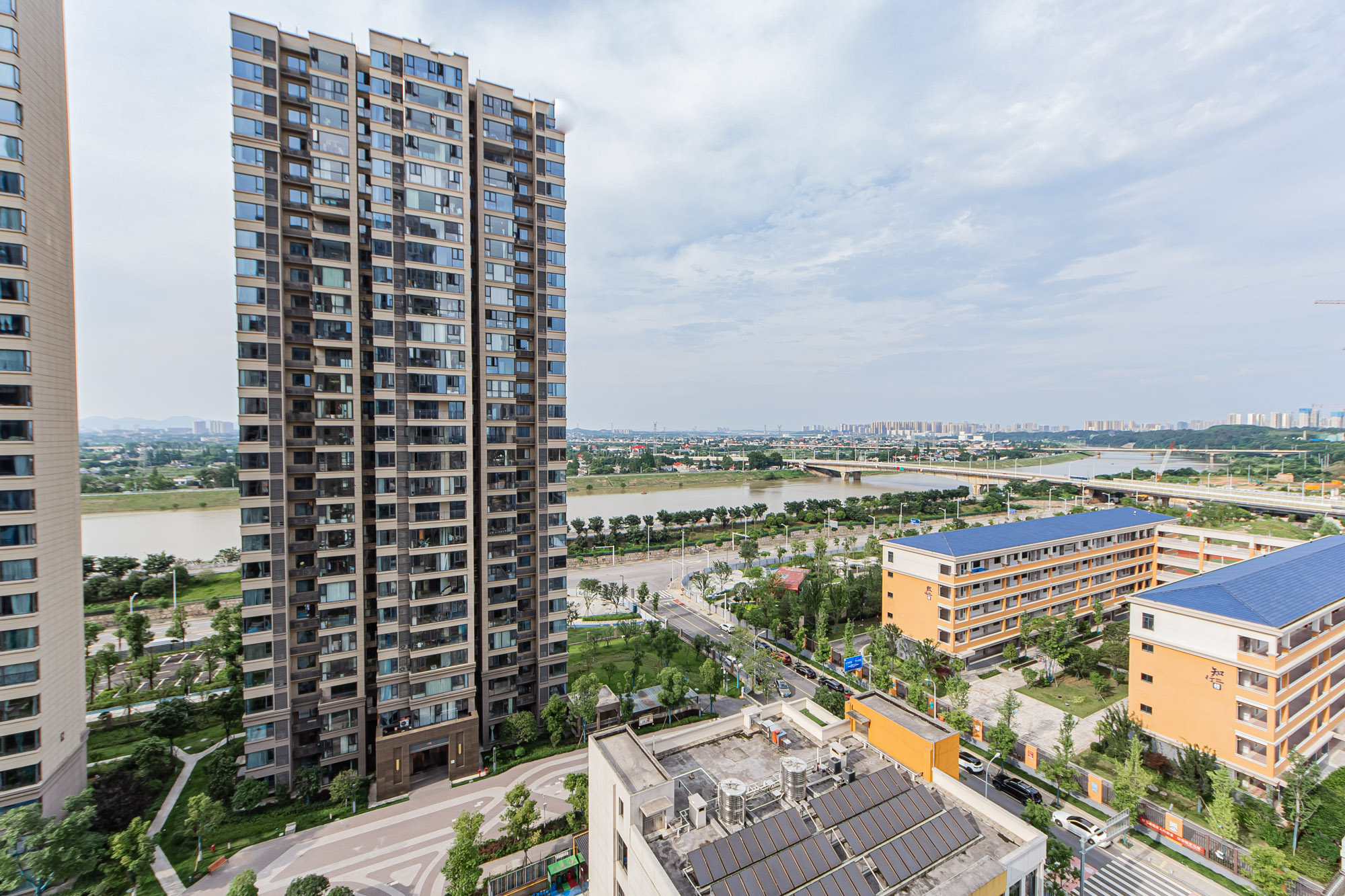 长房雍景湾  4室2厅2卫    158.0万其他