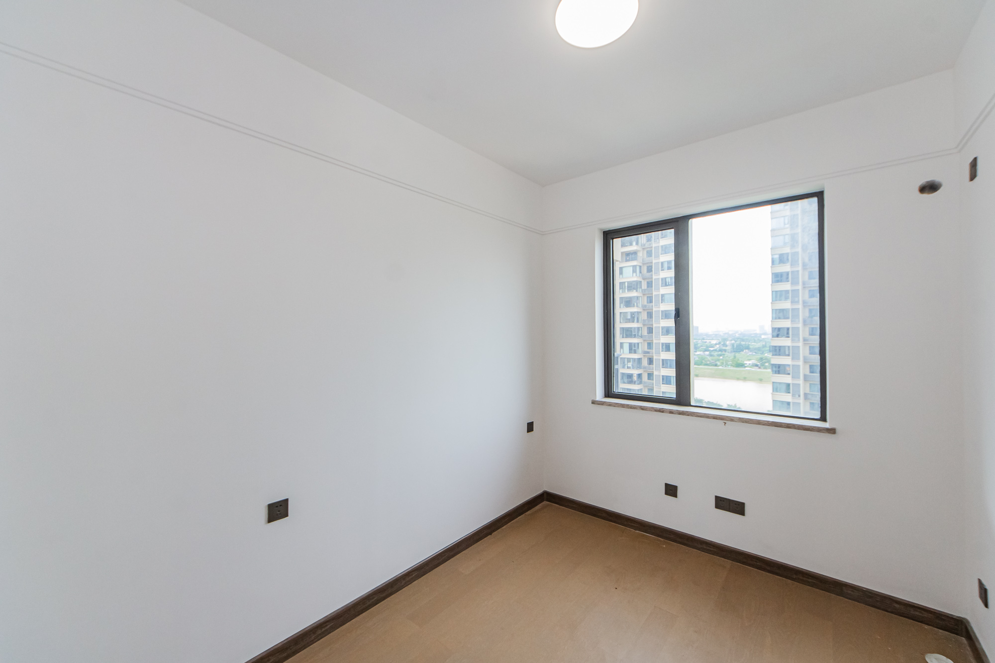 长房雍景湾  4室2厅2卫    158.0万卧室