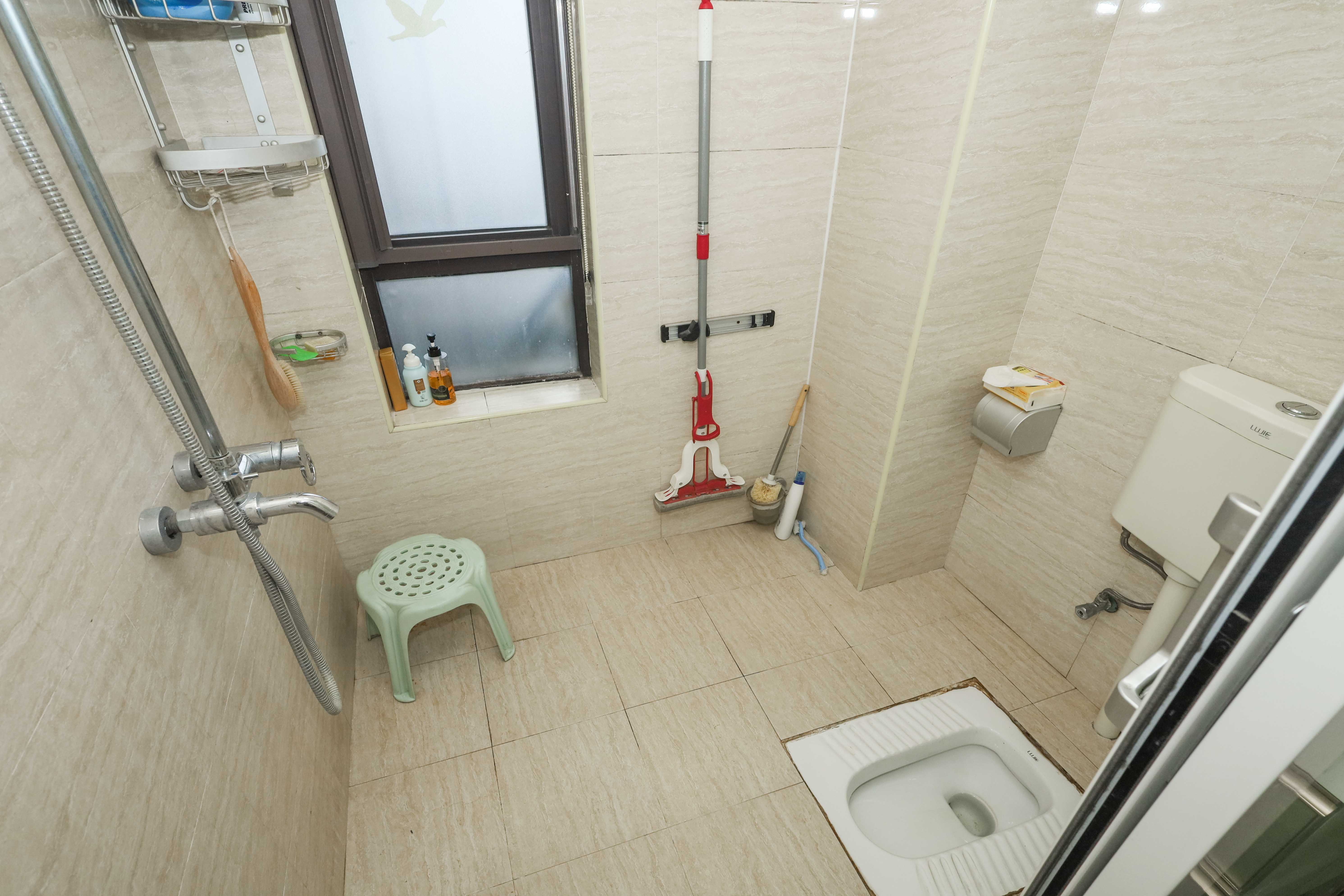 保利麓谷林语F区  3室2厅2卫    125.0万卫生间