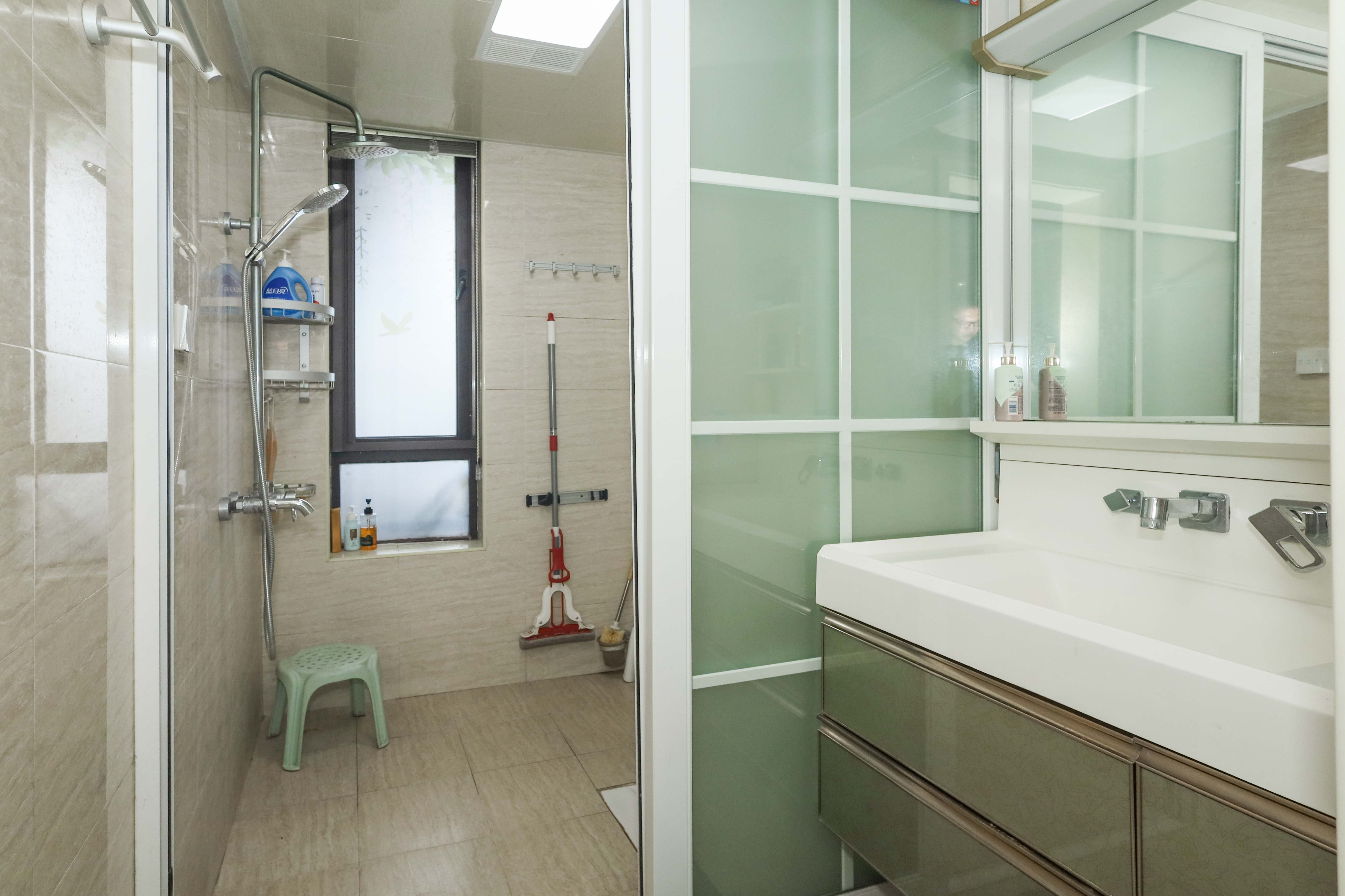 保利麓谷林语F区  3室2厅2卫    125.0万卫生间