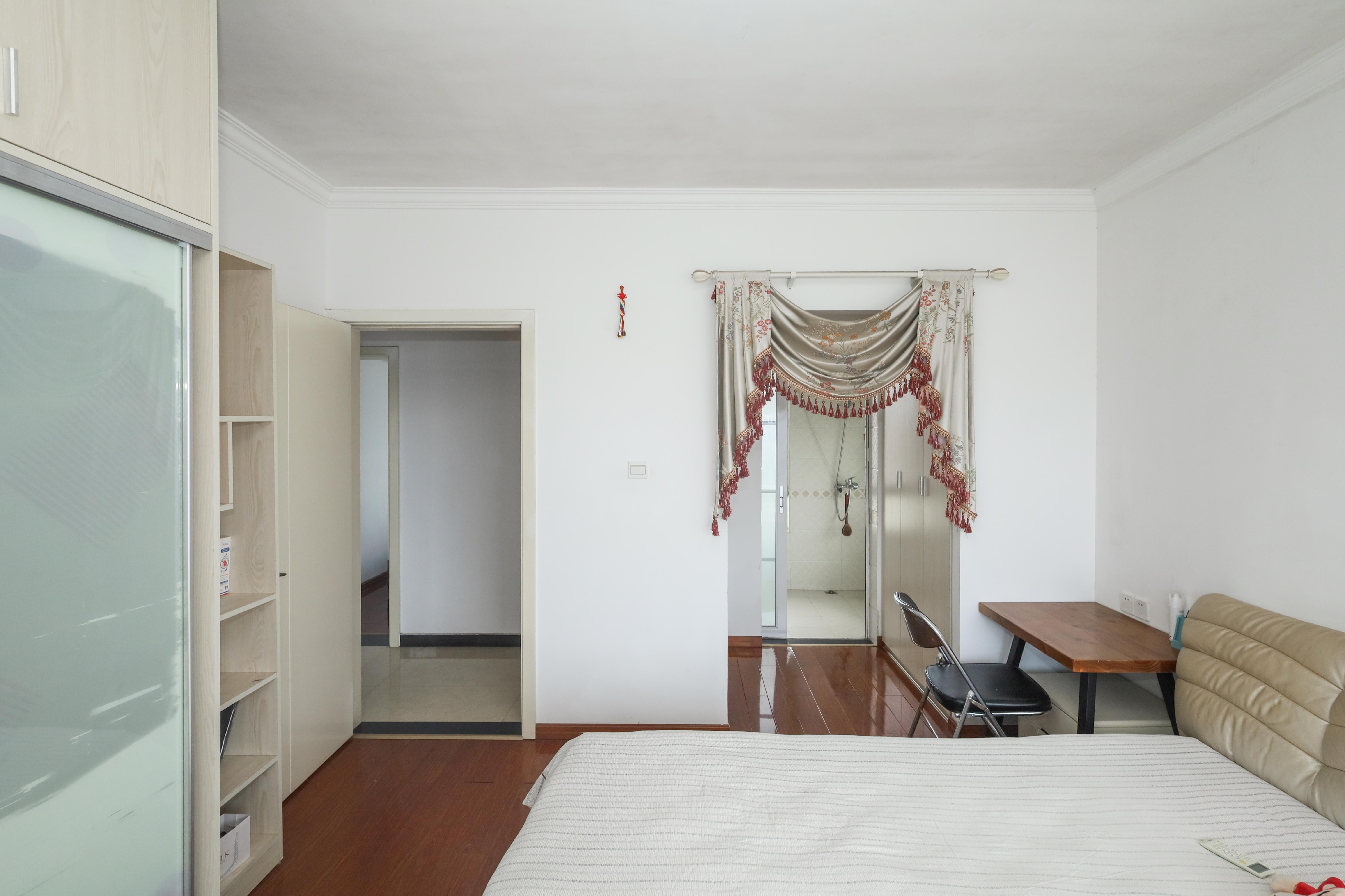 保利麓谷林语F区  3室2厅2卫    125.0万卧室