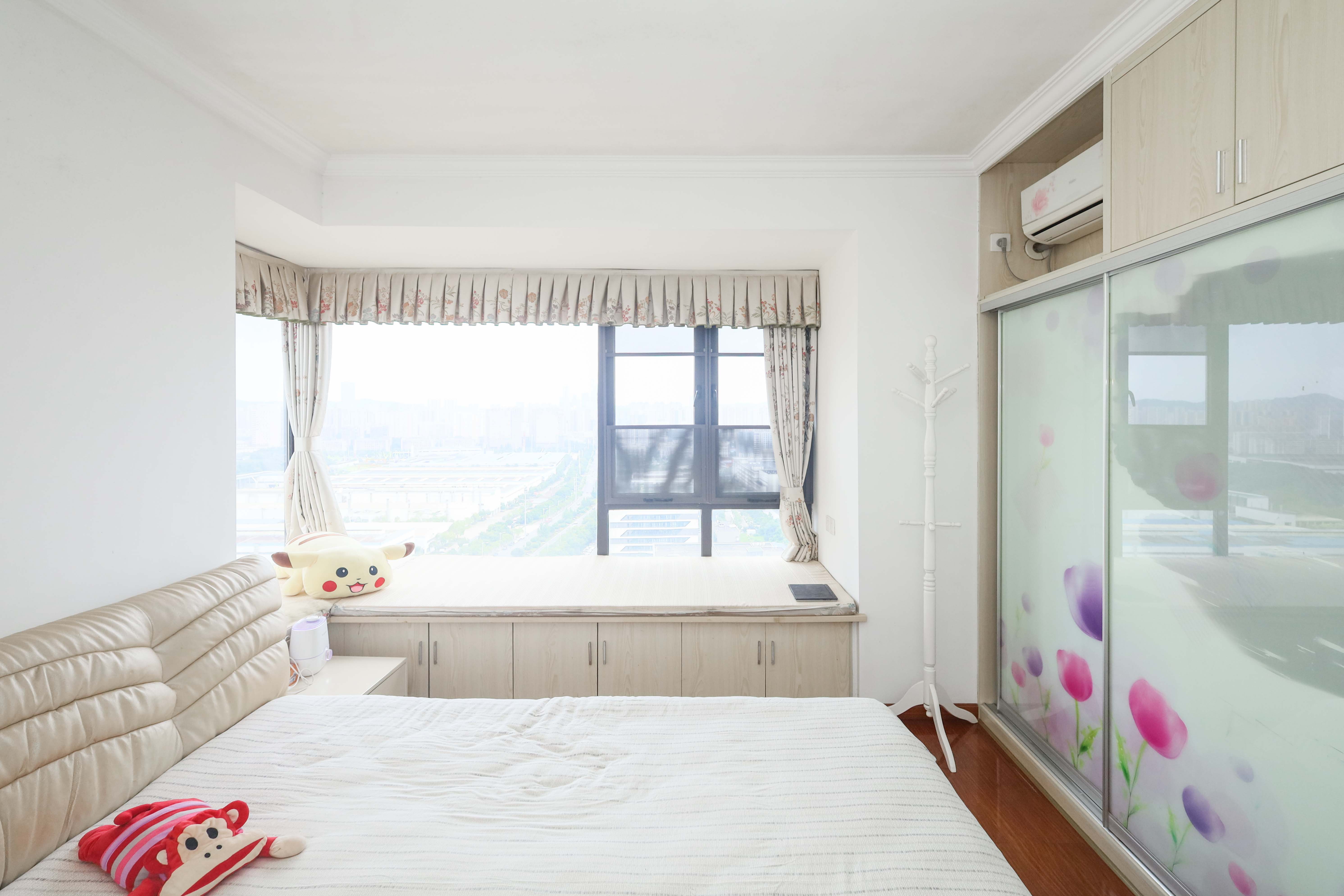 保利麓谷林语F区  3室2厅2卫    125.0万卧室