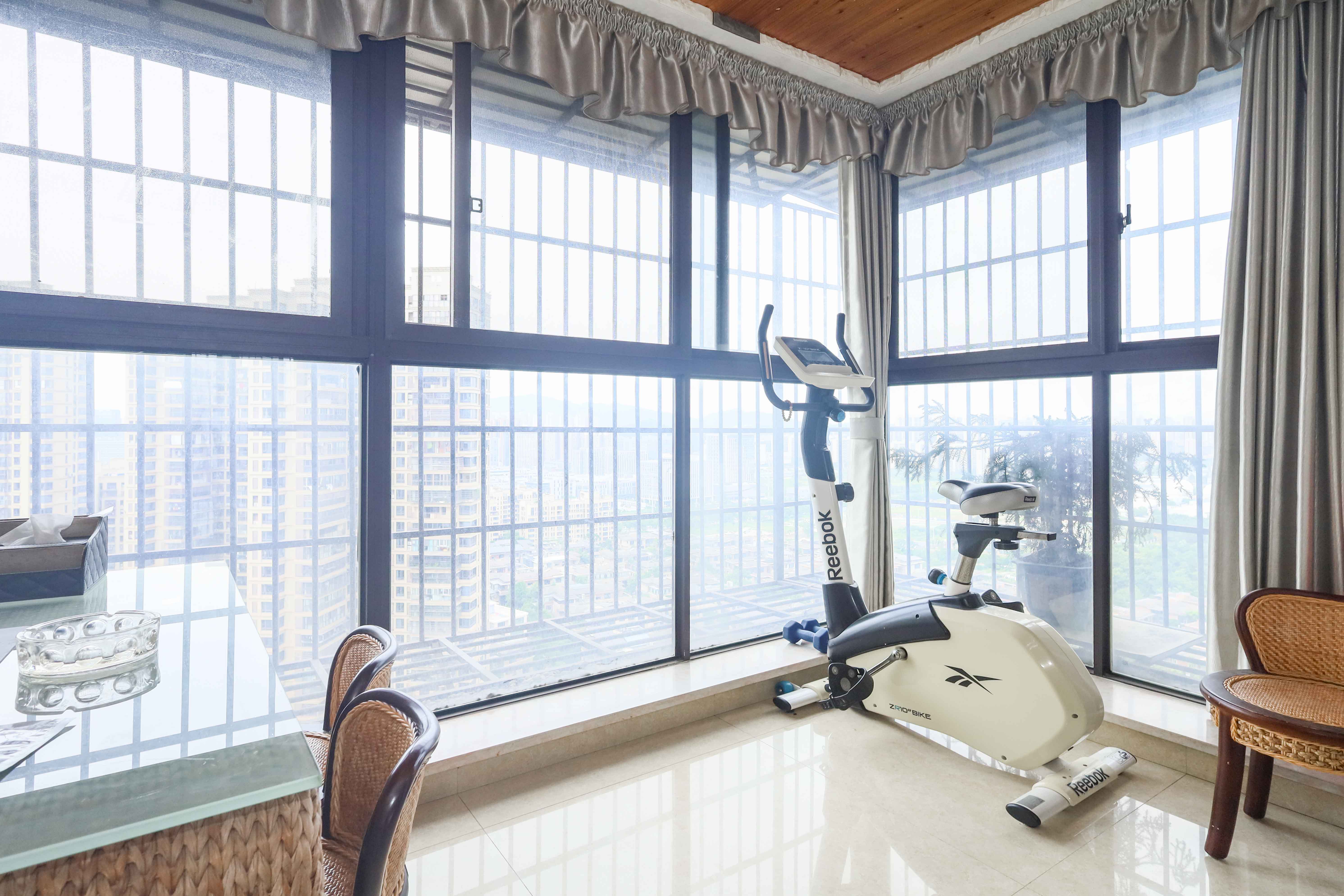 保利麓谷林语F区  3室2厅2卫    125.0万阳台