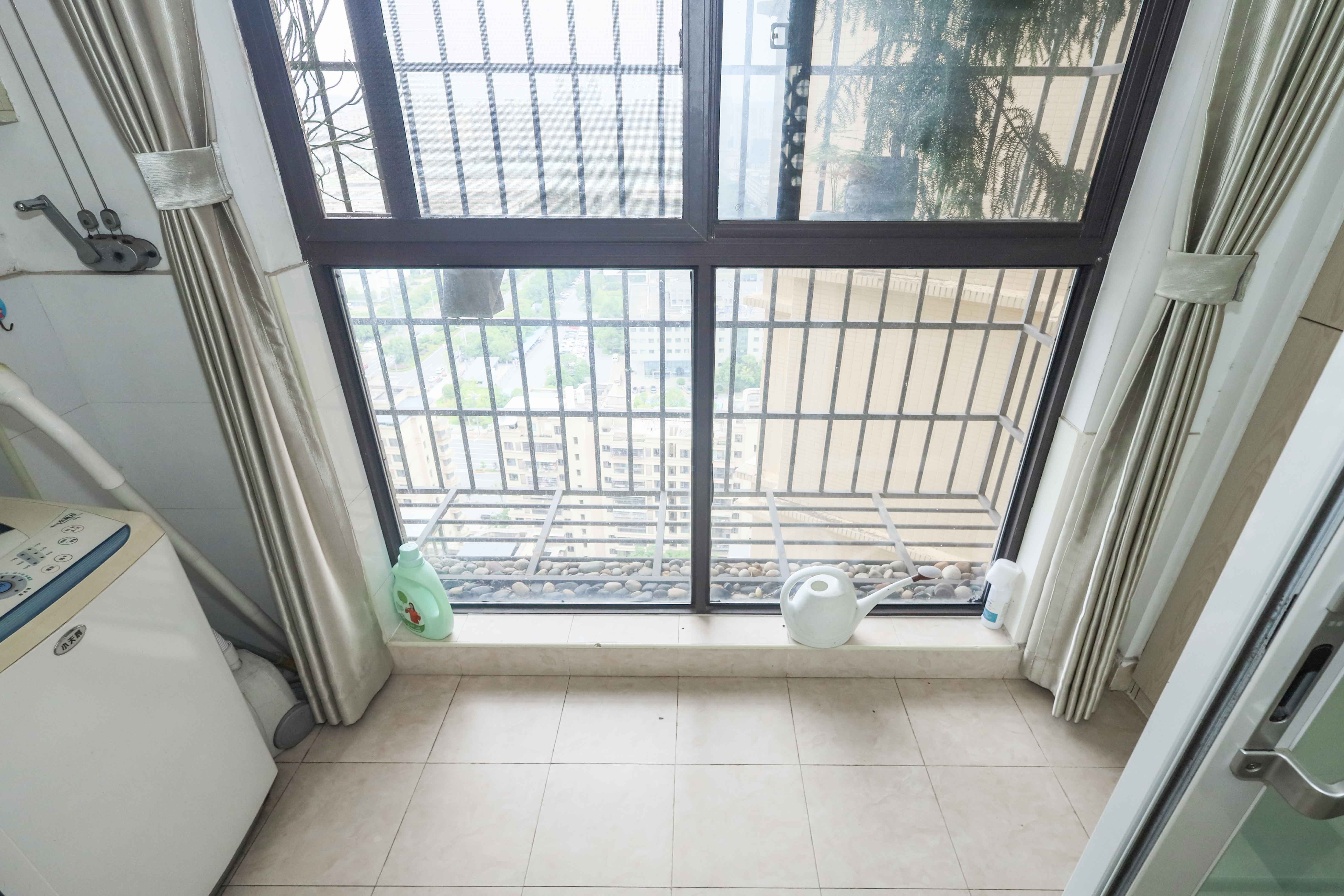 保利麓谷林语F区  3室2厅2卫    125.0万阳台