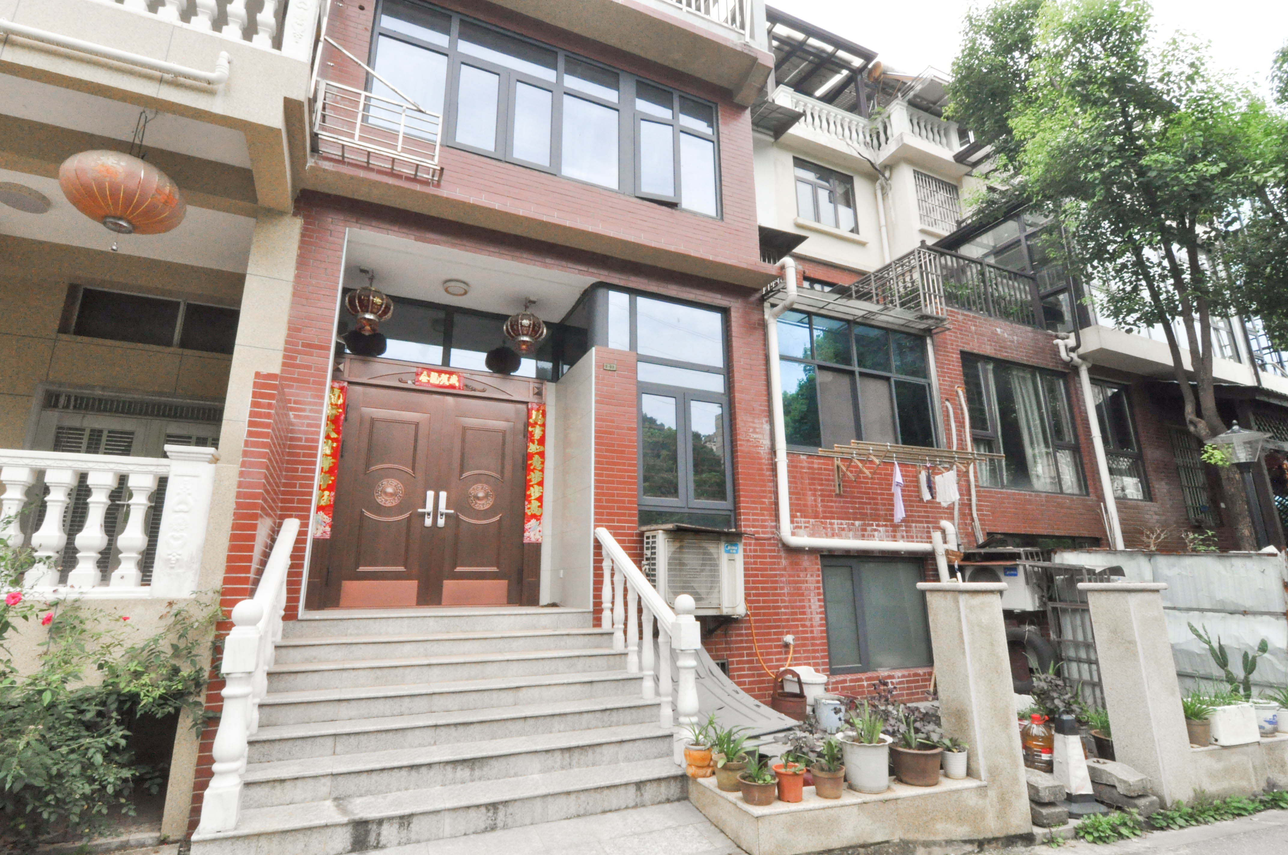 麓谷锦园  5室3厅1卫   458.00万其他