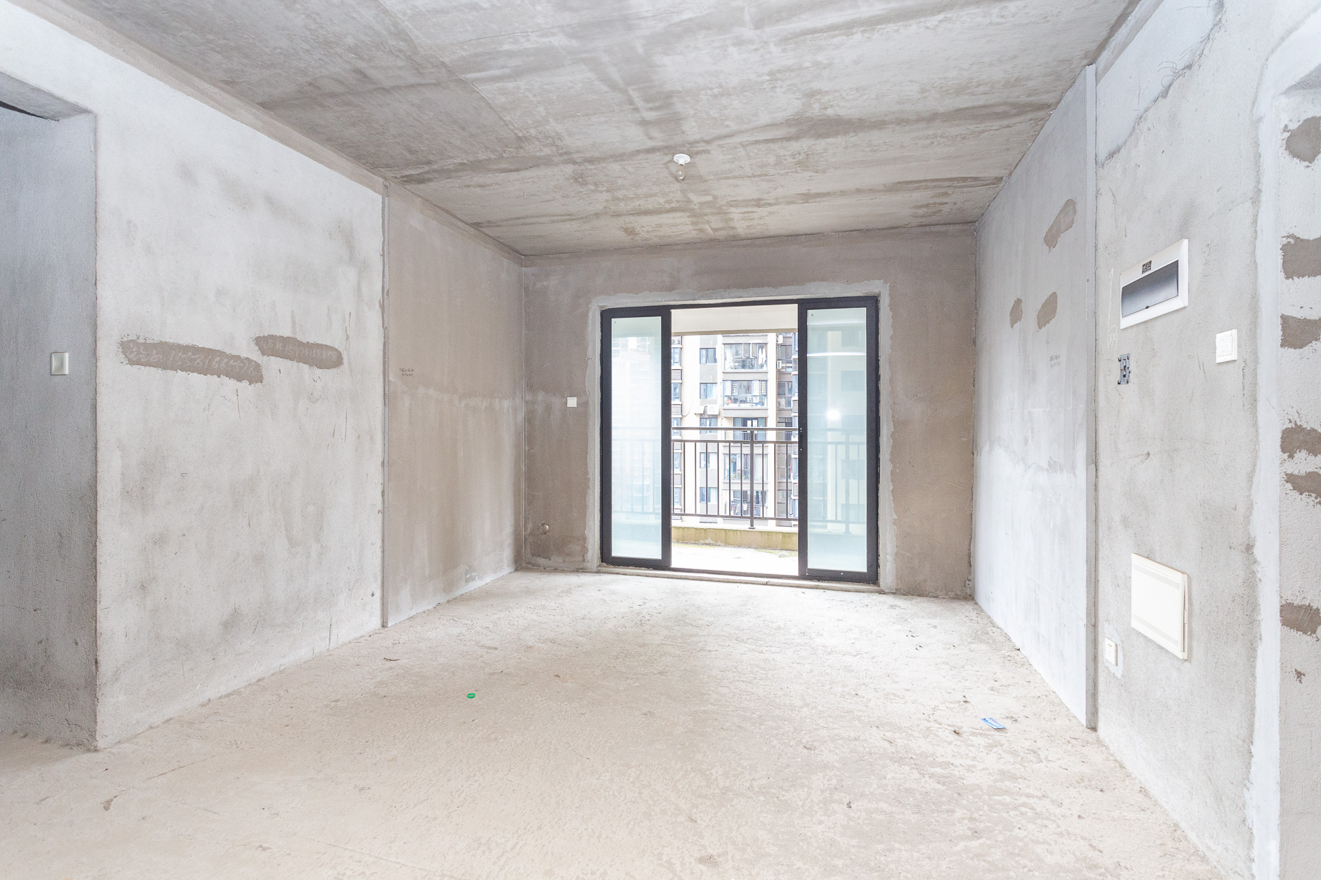 勤诚达境界城 4室2厅2卫 128.1万 勤诚达境界城 4室2厅2卫 128.1万客厅