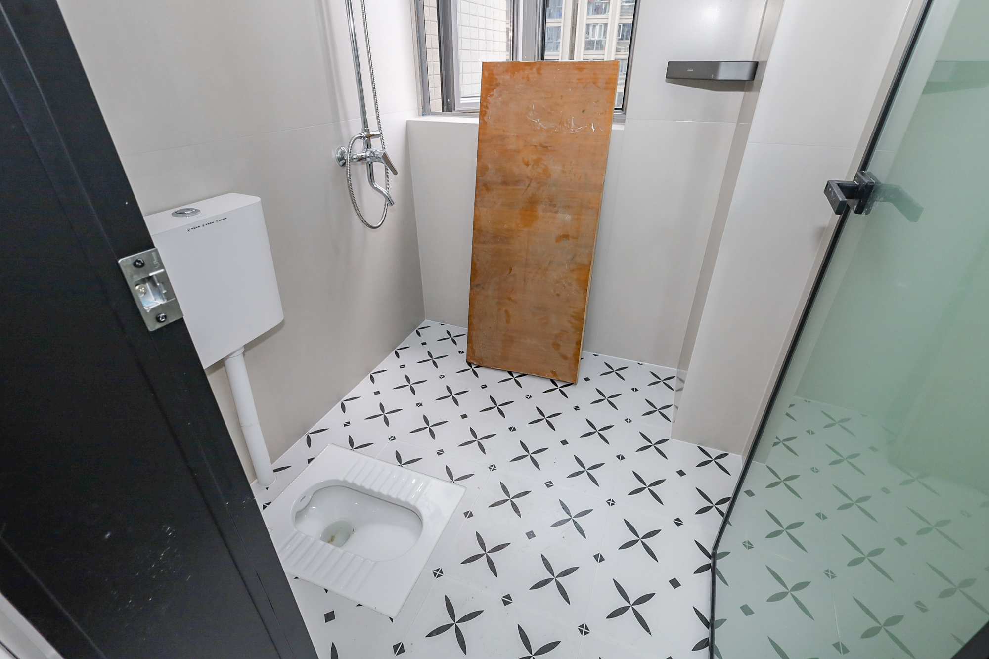 八方小区B区  3室2厅2卫    475.0万卫生间