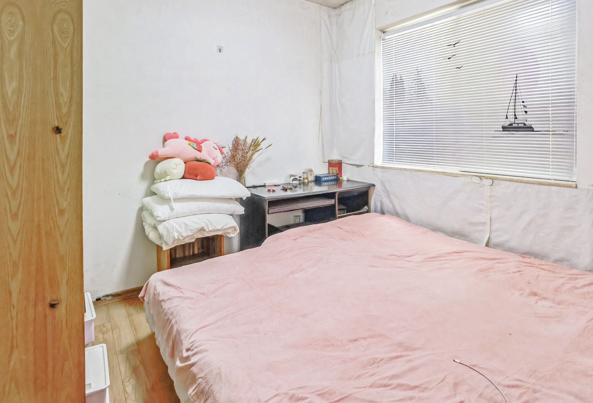 枫林美景  2室2厅2卫   72.00万卧室