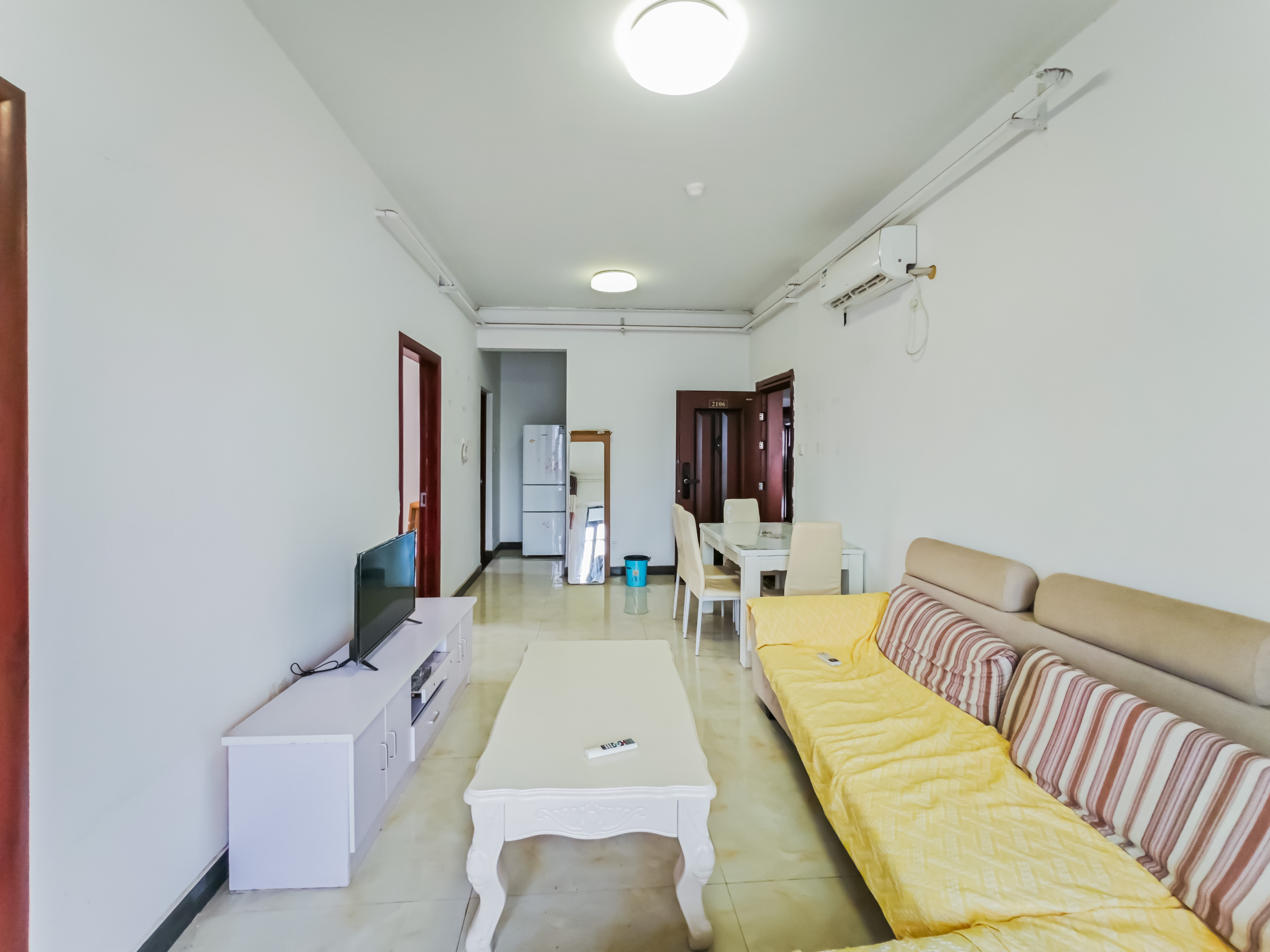 半山公馆(半山国际中心) 2室2厅1卫 62.0万 半山公馆(半山国际中心) 2室2厅1卫 62.0万客厅