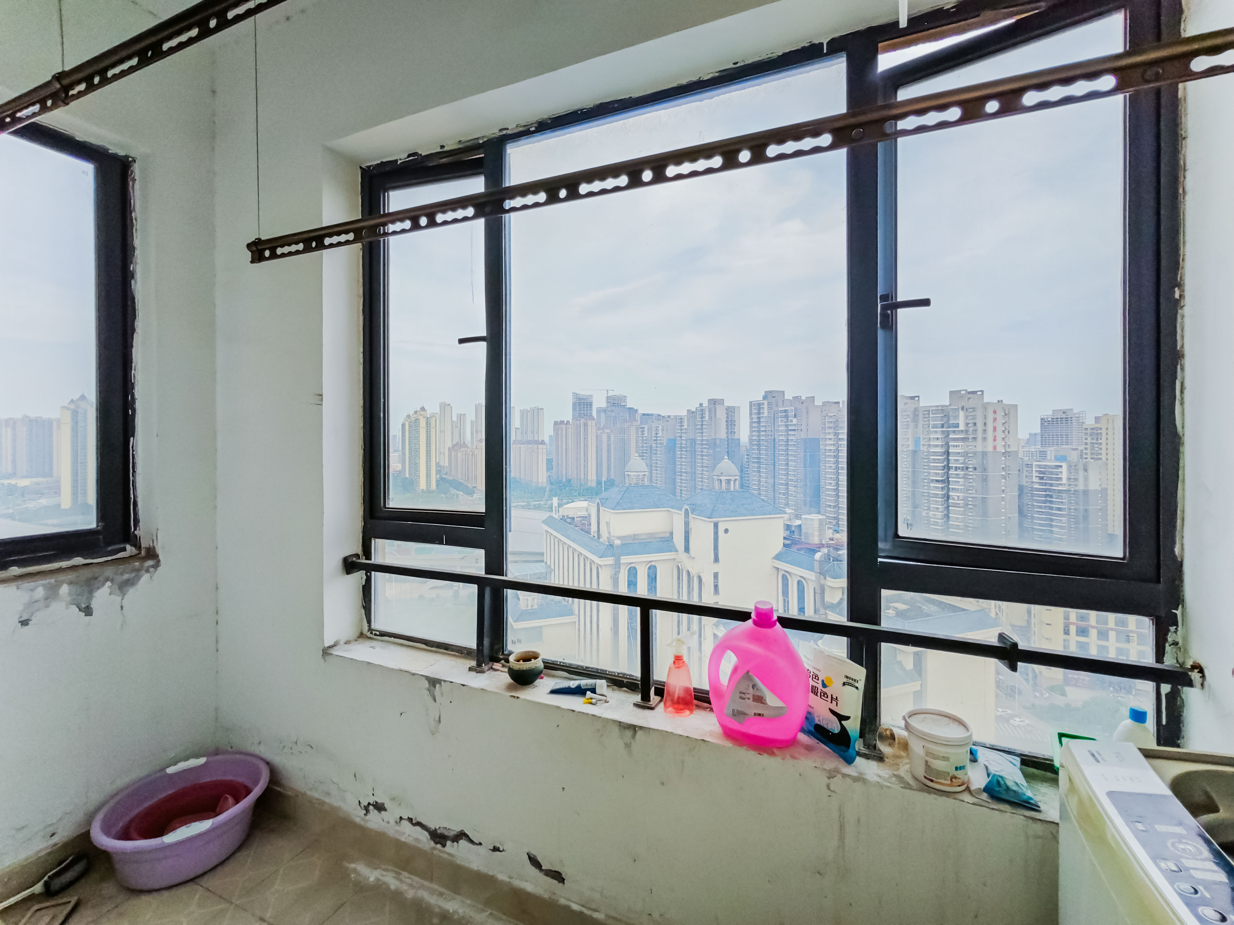 半山公馆(半山国际中心) 2室2厅1卫 62.0万 半山公馆(半山国际中心) 2室2厅1卫 62.0万阳台