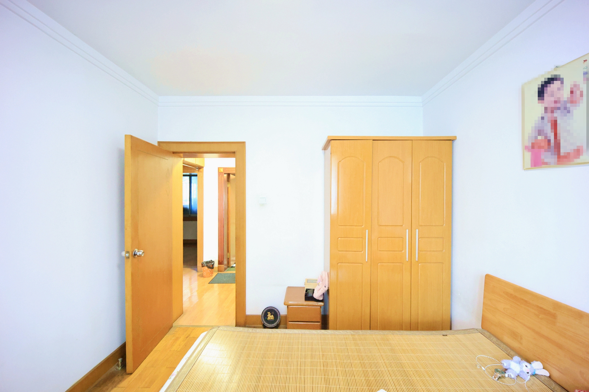 鸿园小区  3室2厅2卫   106.80万卧室