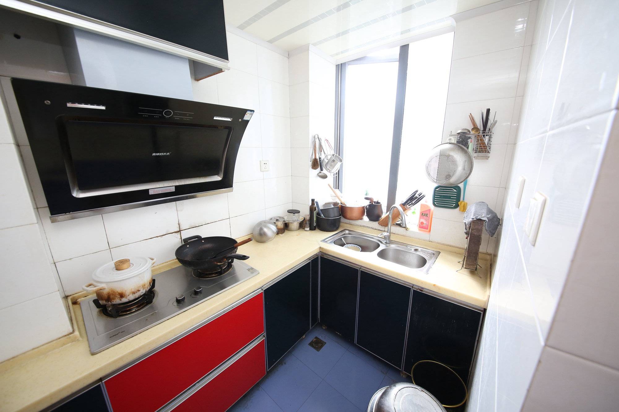 湘域中央  2室2厅1卫    75.0万厨房