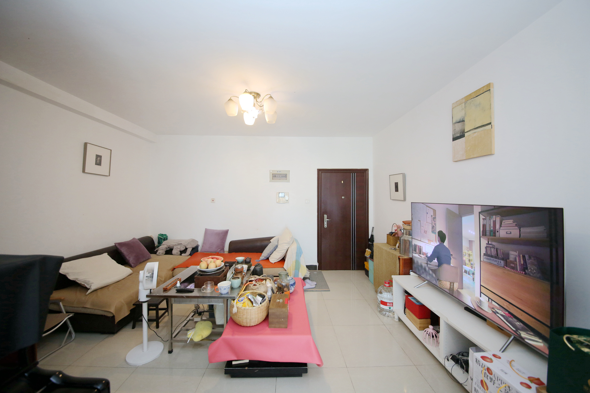 湘域中央  2室2厅1卫    75.0万客厅