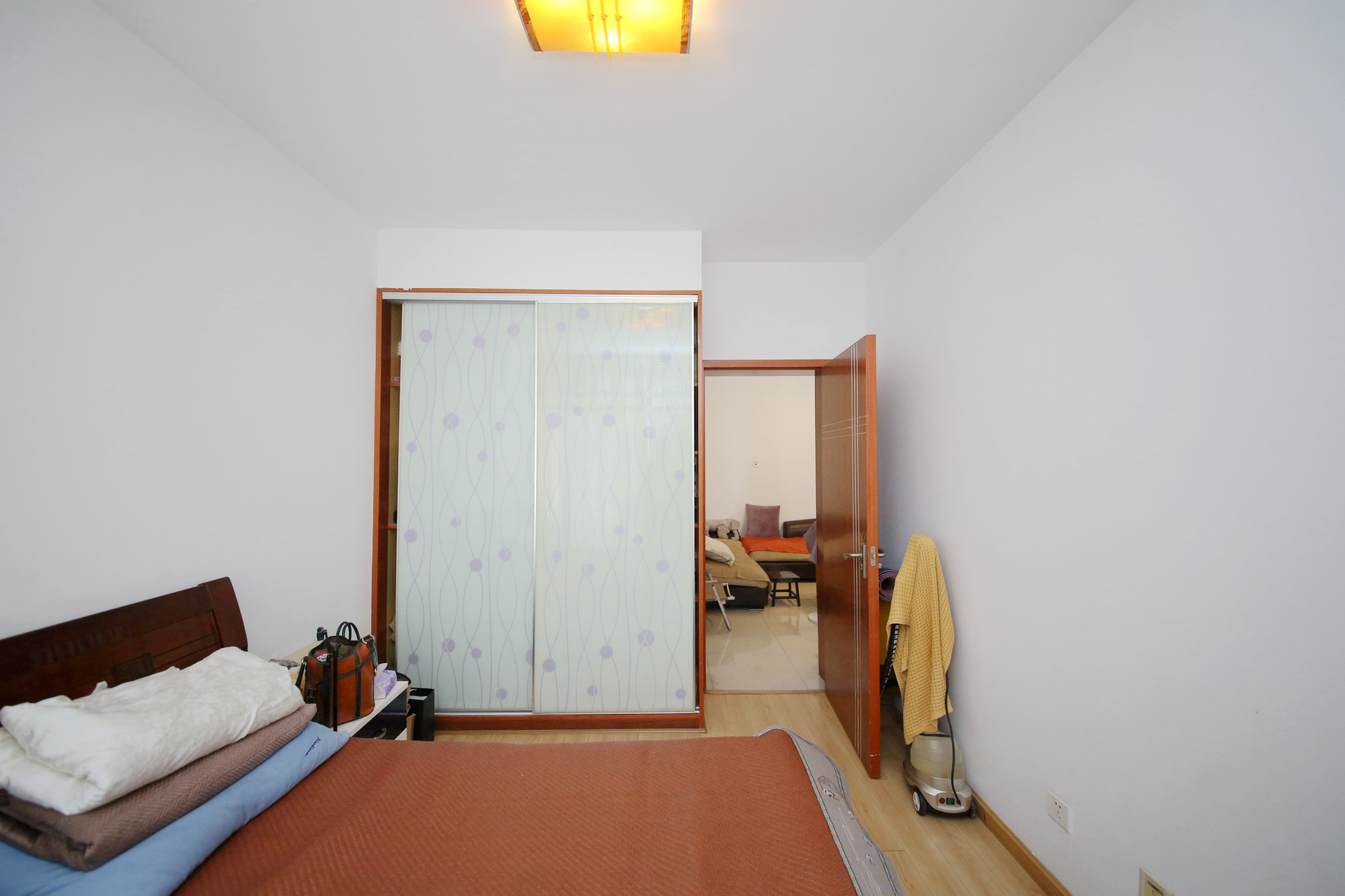 湘域中央  2室2厅1卫    75.0万卧室