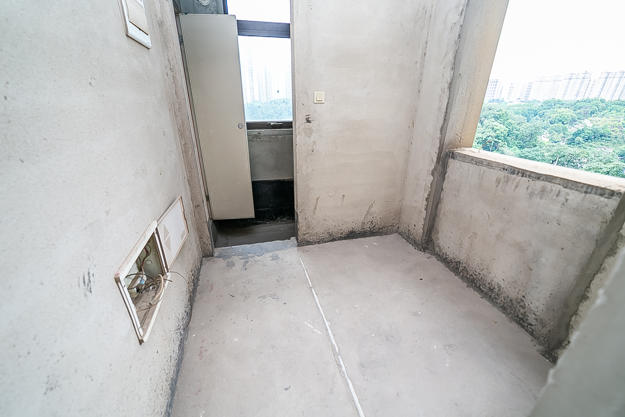 中建江山壹号  5室2厅4卫   620.00万其他